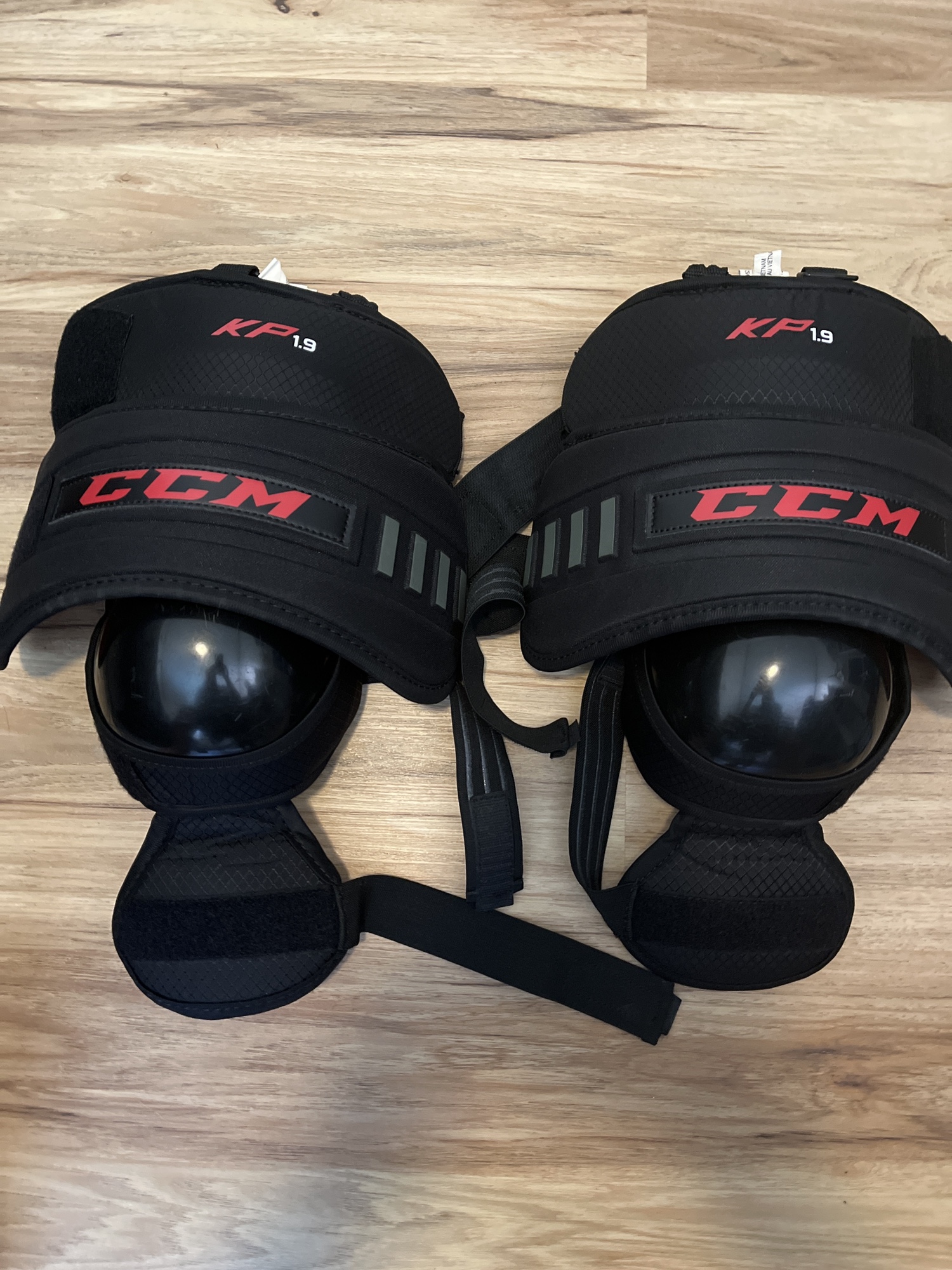 CCM Senior goalie knee pads SidelineSwap