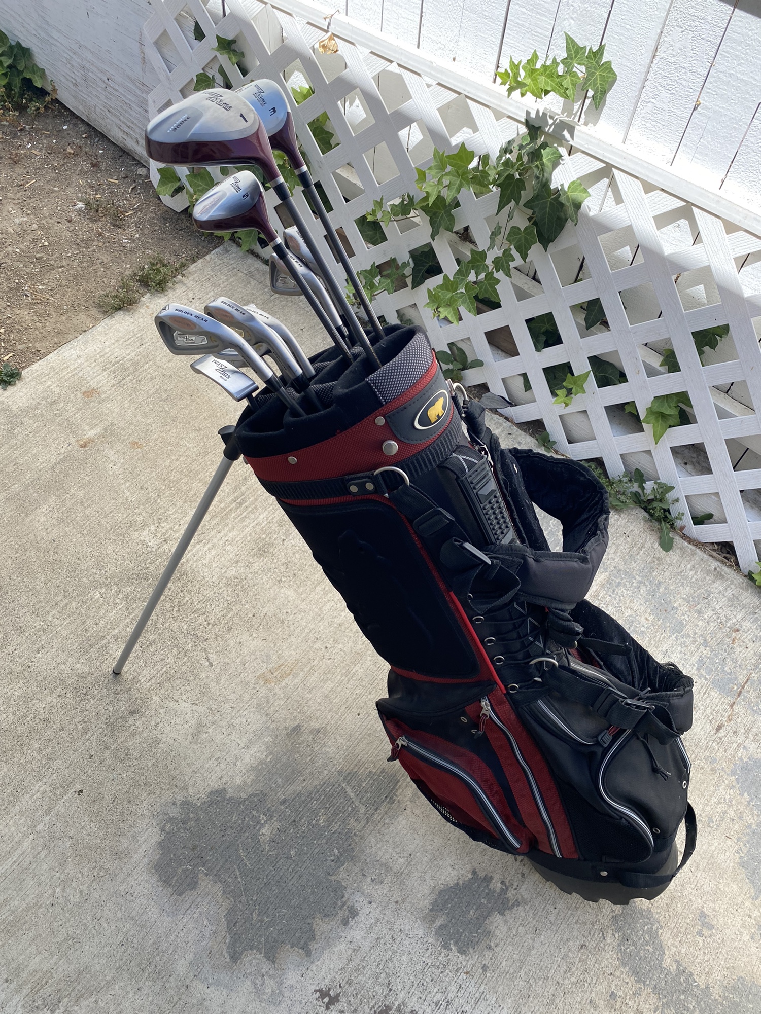 Mens right handed complete golden bear golf club set with brand new