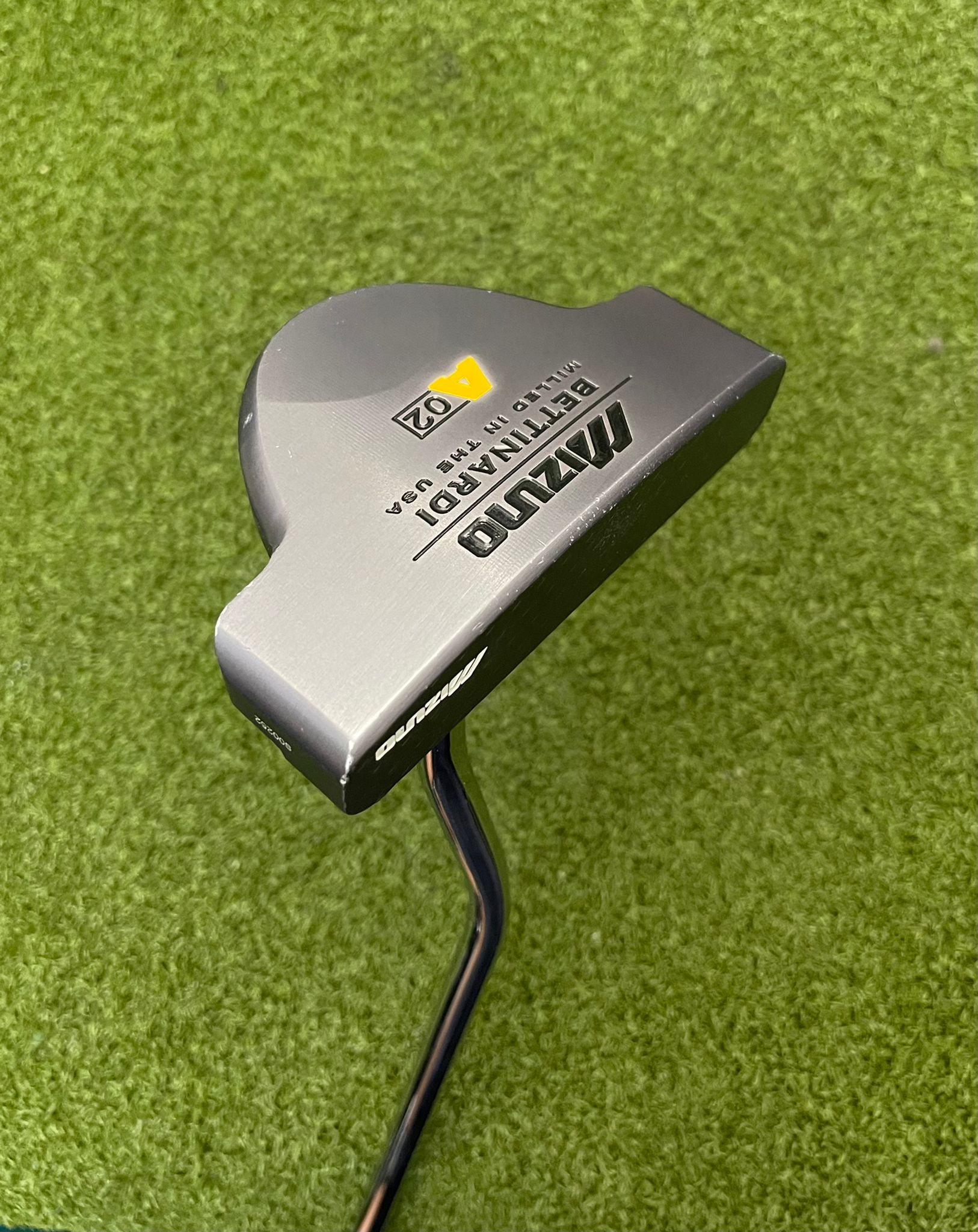 Mizuno Bettinardi A02 Putter, RH, 35" Stock Steel Shaft & Winn Grip