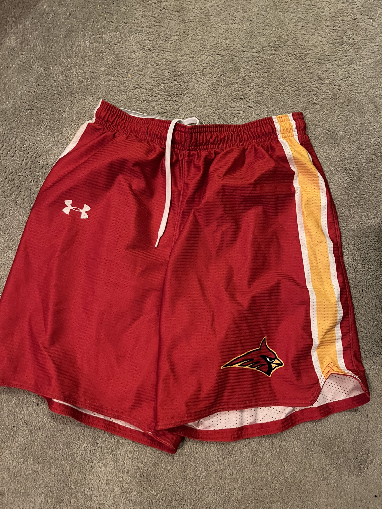 Red New Large Under Armour Shorts SidelineSwap