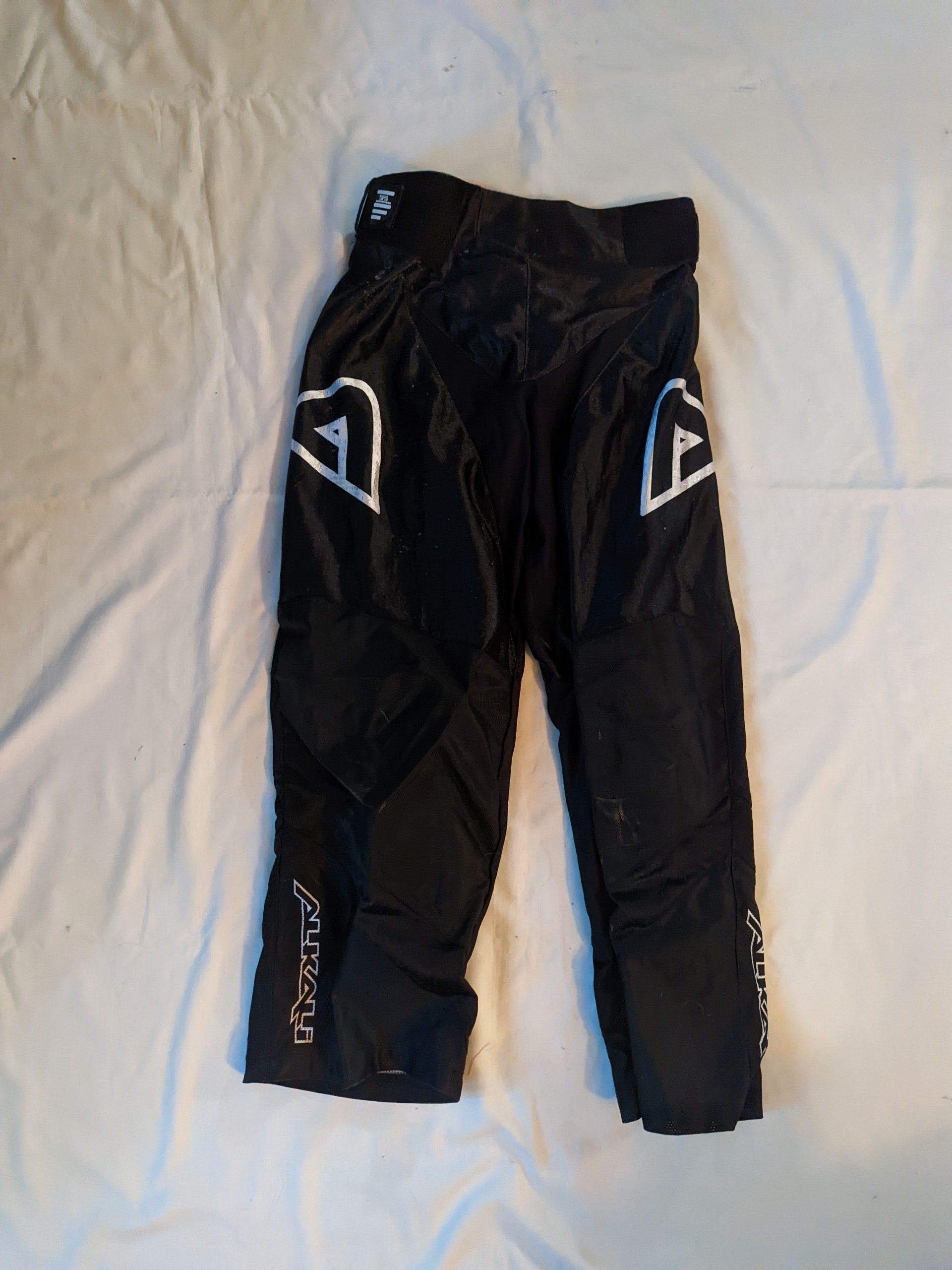 Used alkali roller hockey pants size junior large SidelineSwap