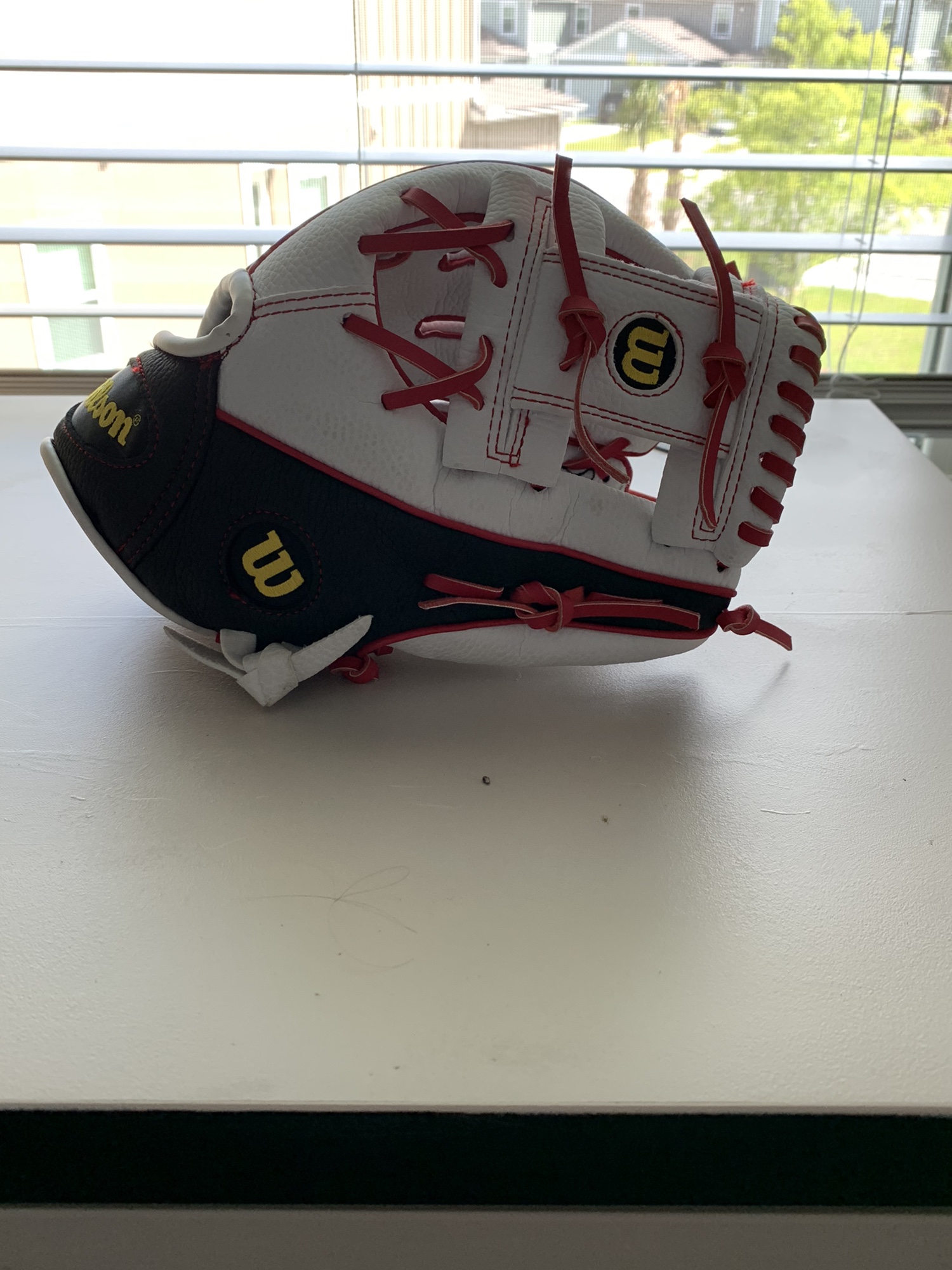 Wilson a200 Baseball Glove 11inch SidelineSwap