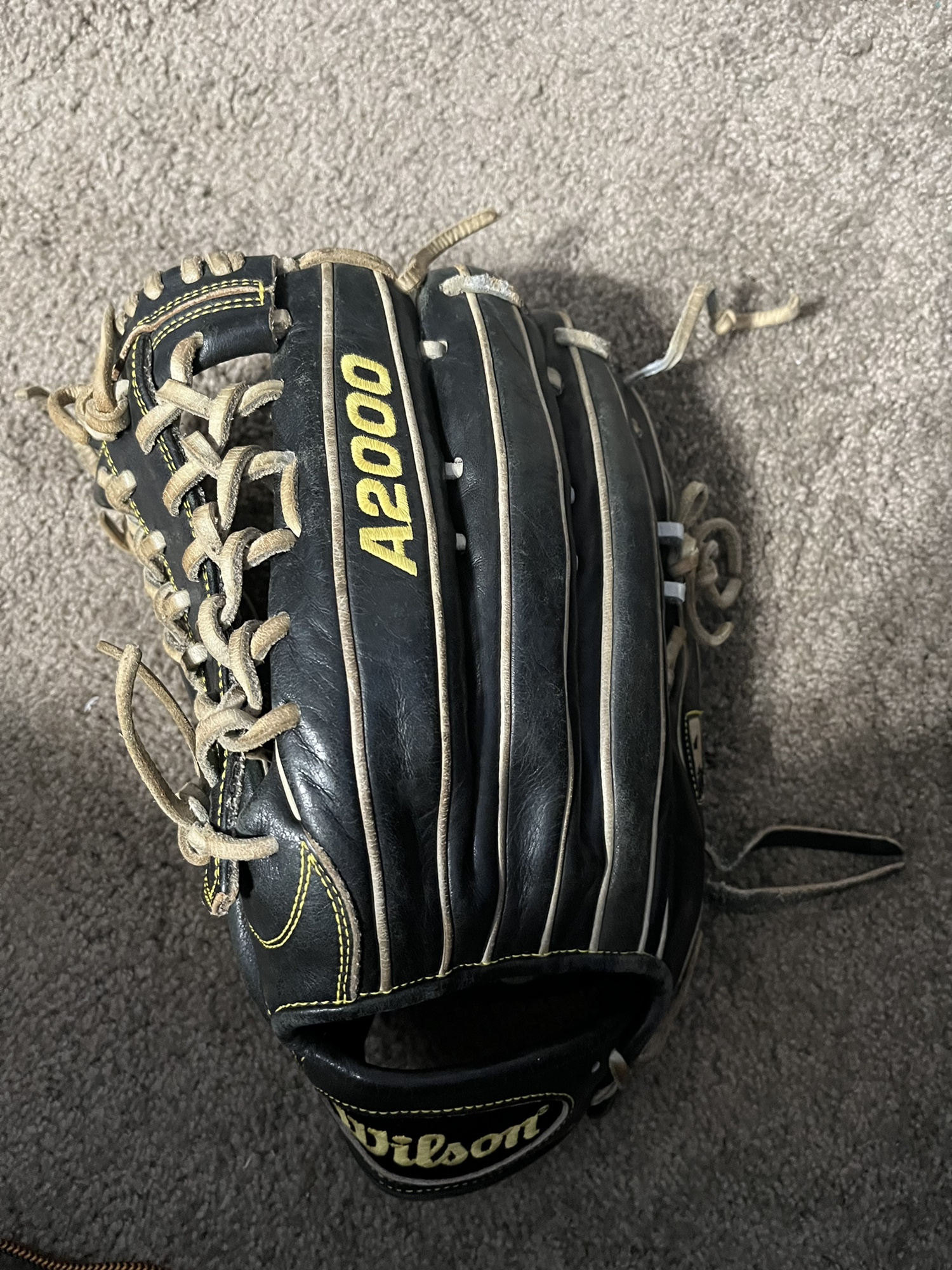 Wilson A2000 outfield glove 12.5 inches SidelineSwap