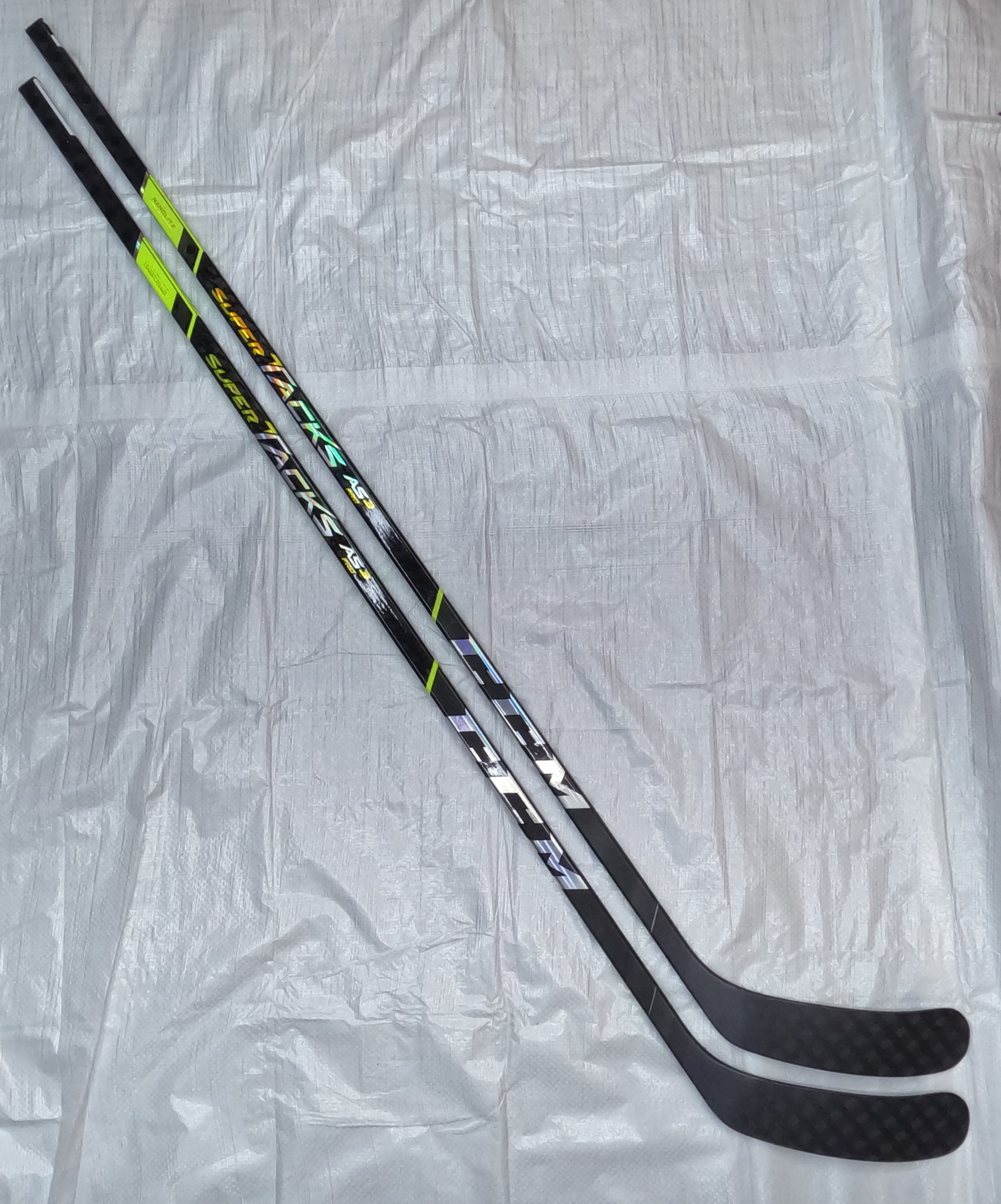 2 Pack P90M 90 Flex New Senior CCM Right Handed Super Tacks AS3