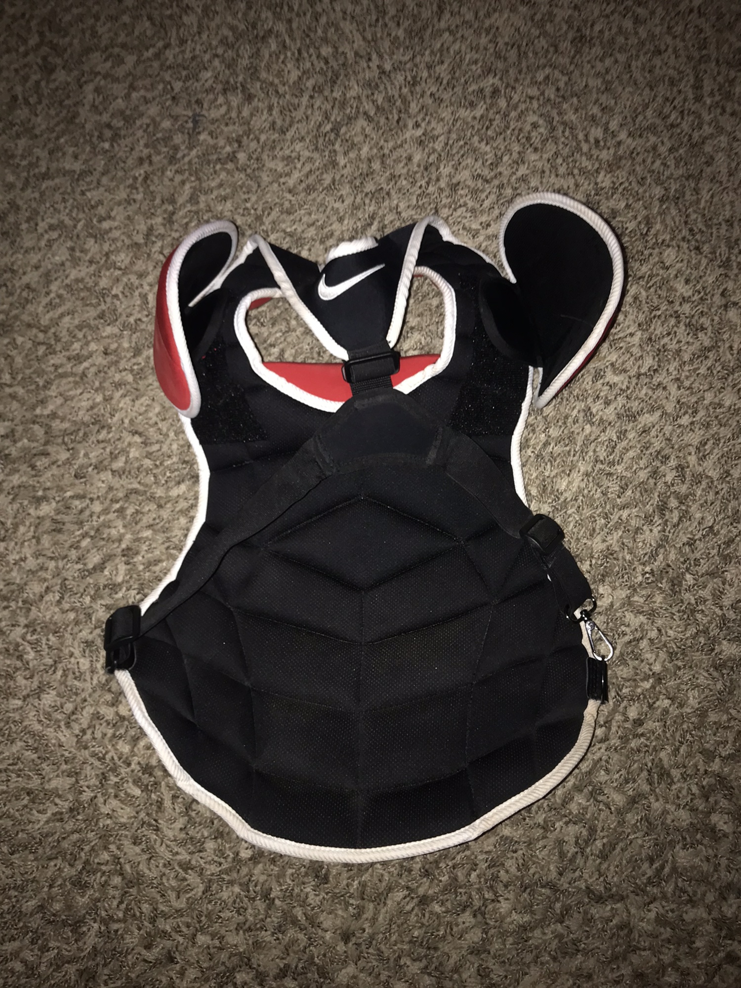 NIKE CHEST PROTECTOR (Tucker Barnhart) SidelineSwap