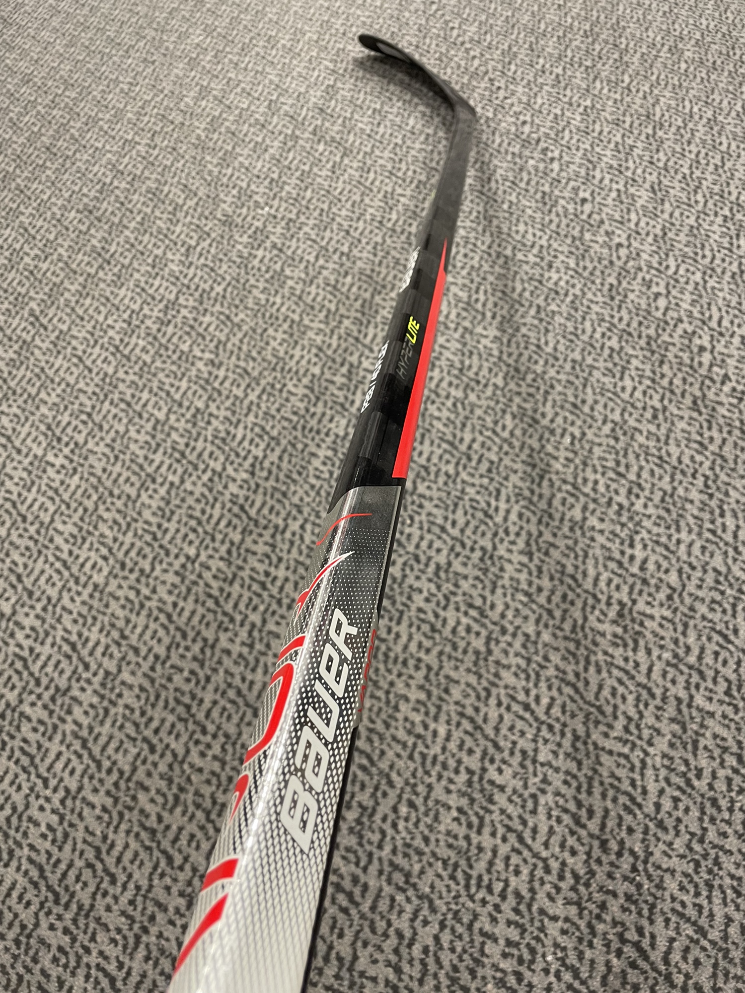 Bauer Hyperlite 40 flex P28 curve right hand stick SidelineSwap