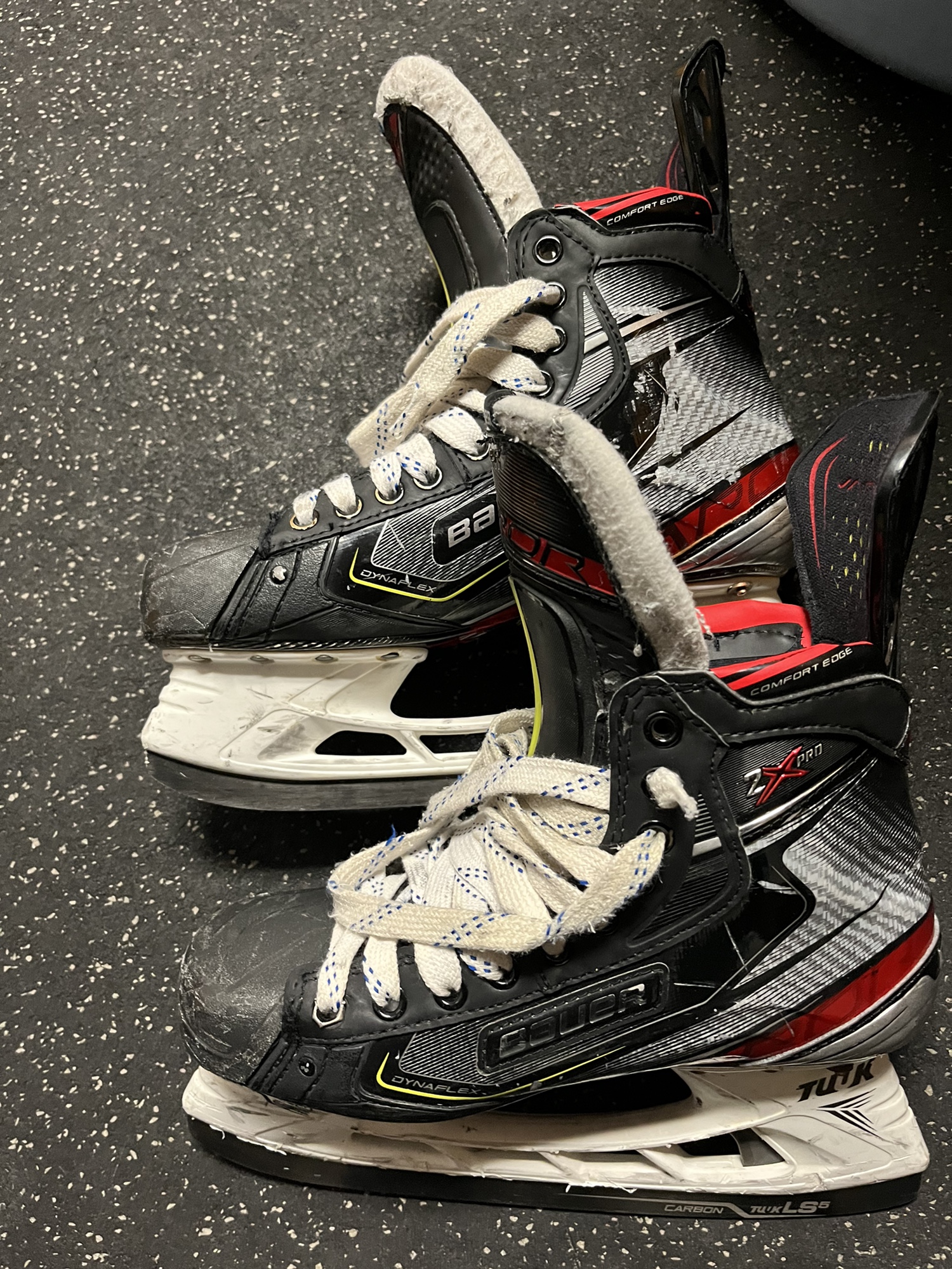 Mens Bauer 2xPro Ice Hockey Skate Size 7.5 SidelineSwap