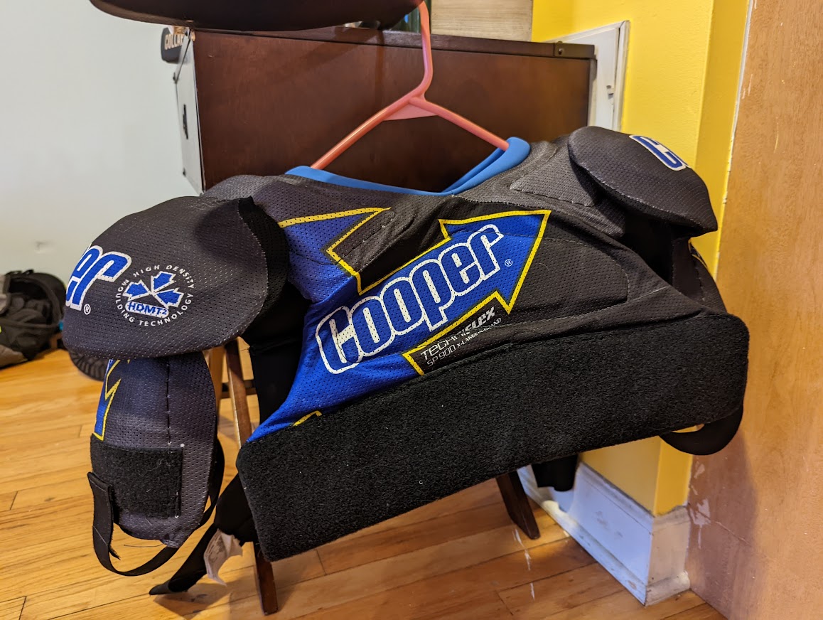 Used Cooper Techniflex Senior Extra Large Shoulder Pads SidelineSwap