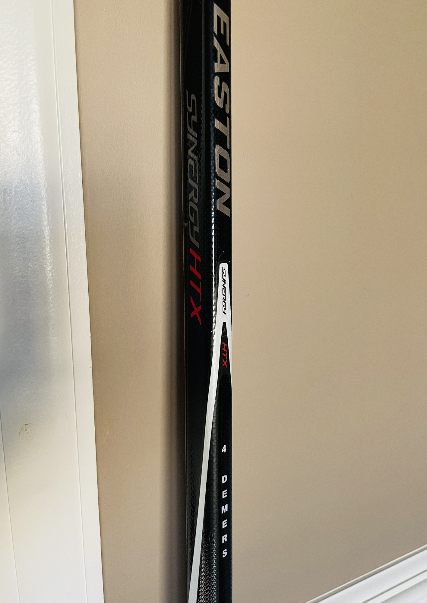 Senior Right Handed Pro Stock Synergy HTX Hockey Stick SidelineSwap