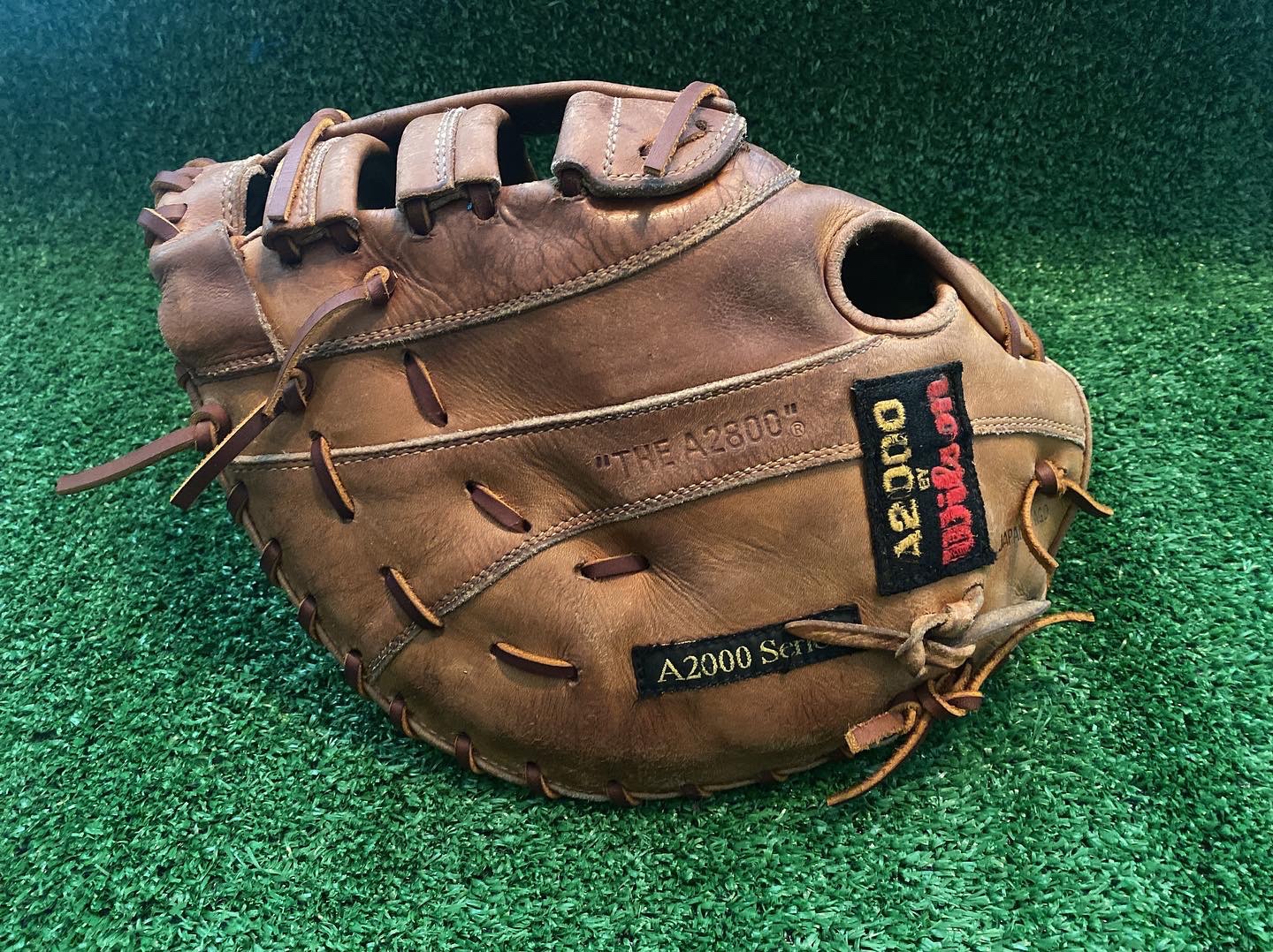 Wilson A2000 “The A2800” 1st Base Mitt SidelineSwap