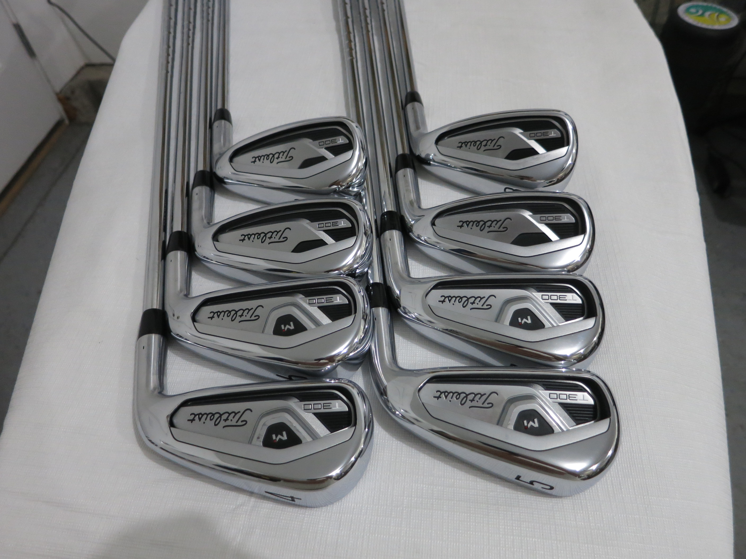 Titleist 2021 T300 Iron Set 4GW AMT Red S300 Stiff Steel +1" Long