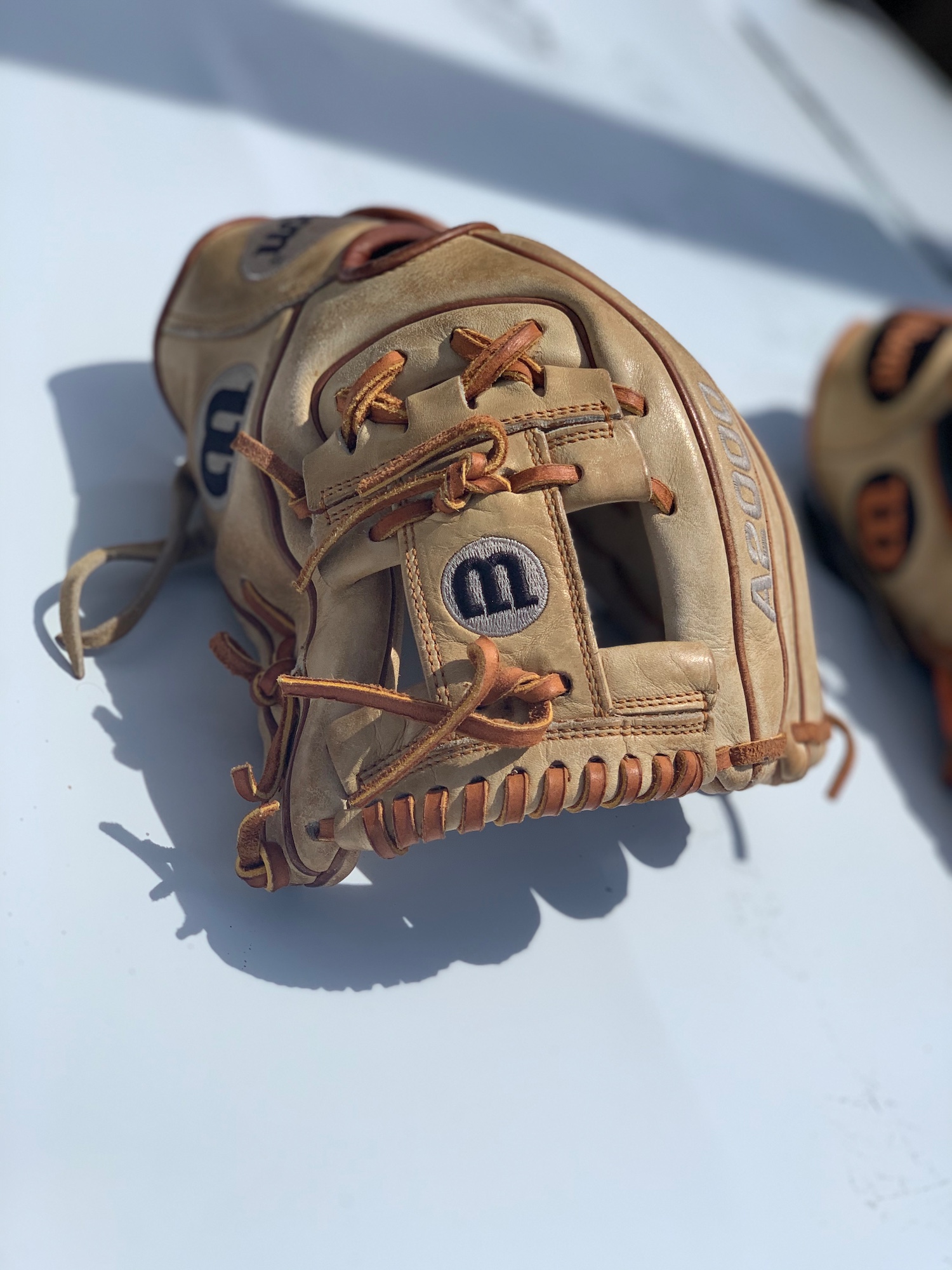 Used Infield 11.5" A2000 Baseball Glove SidelineSwap