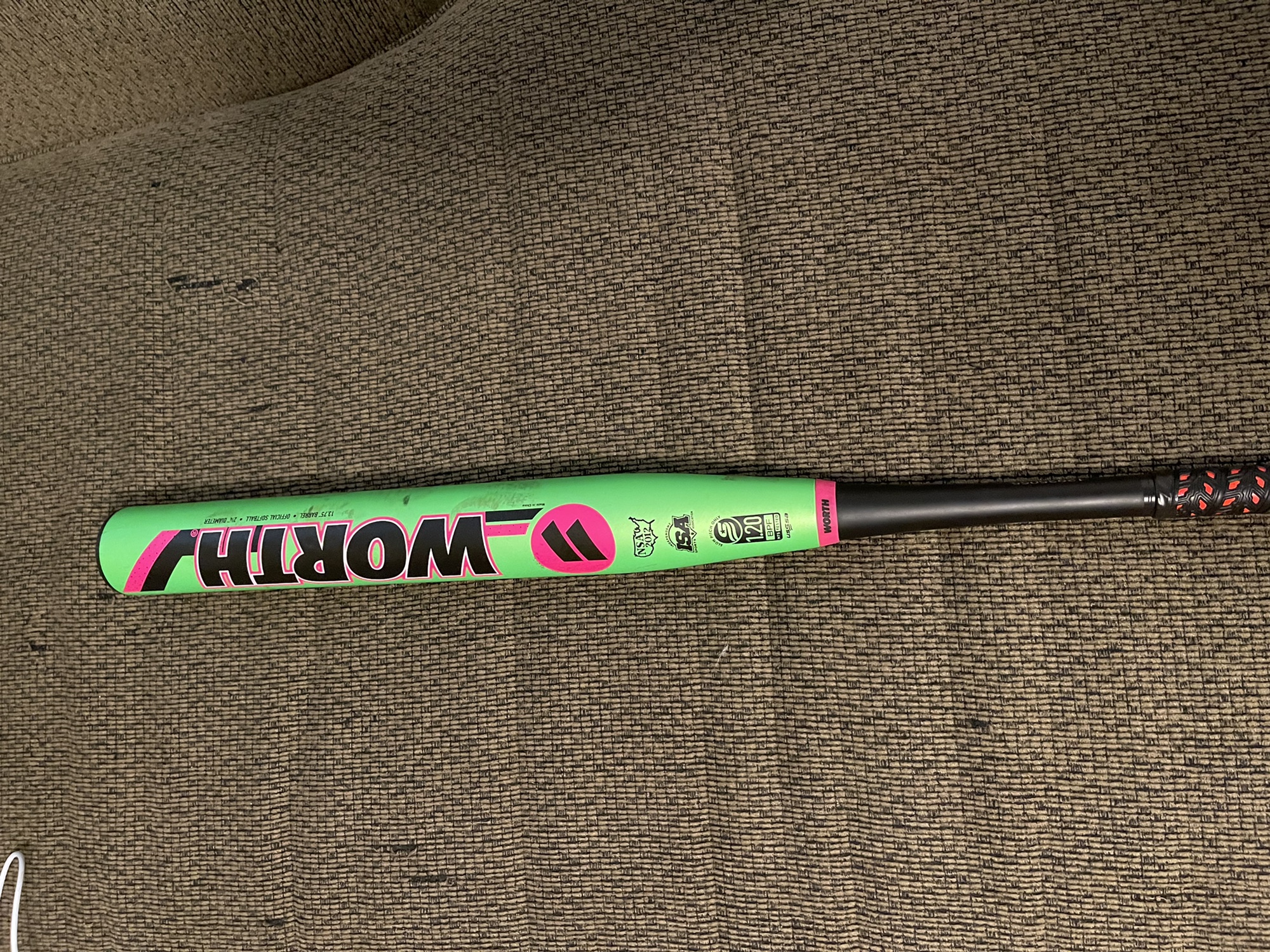 Used Worth 26.5 oz 34" Watermelon Bat SidelineSwap