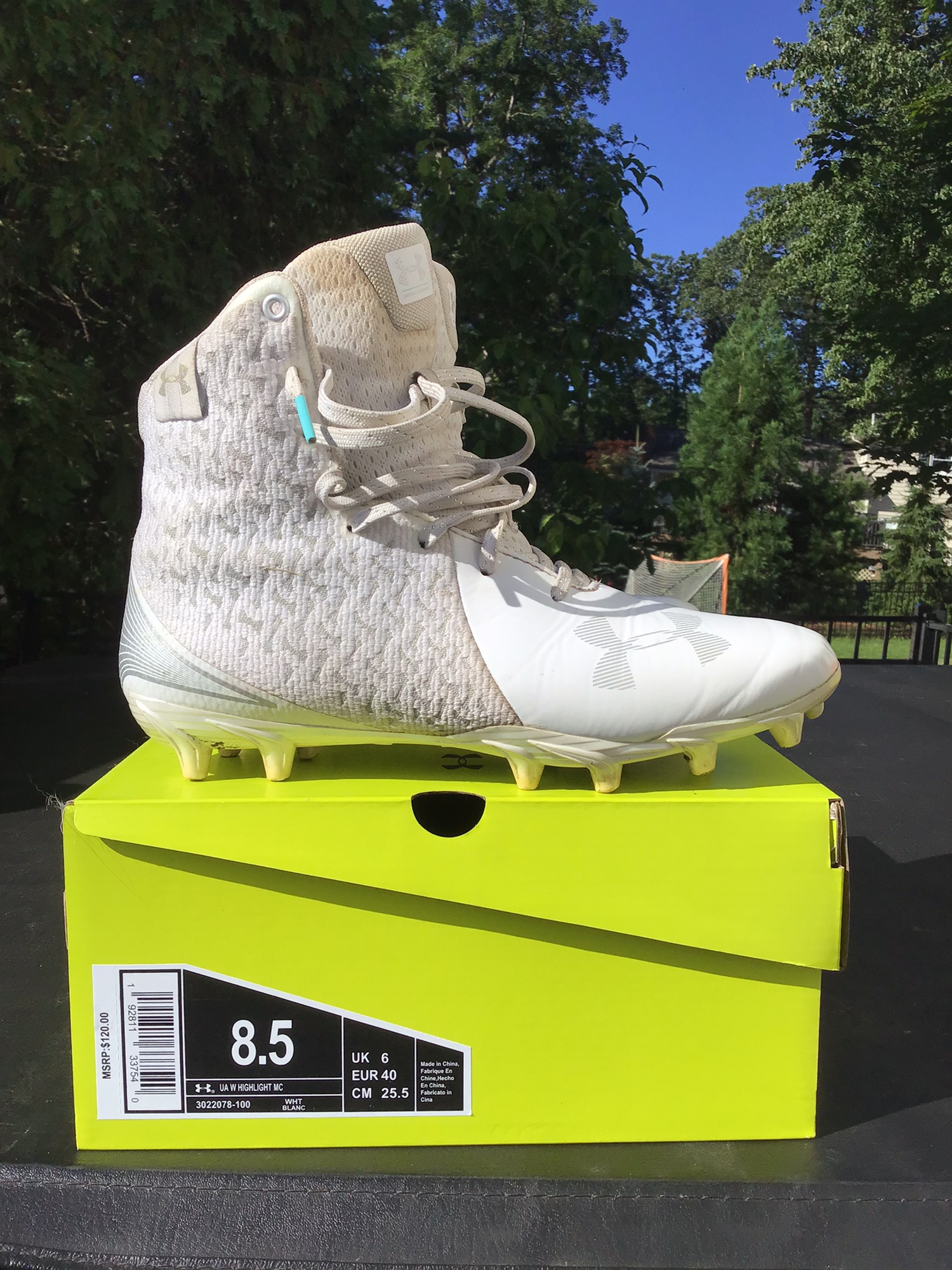 UA W Highlight LAX cleats SidelineSwap