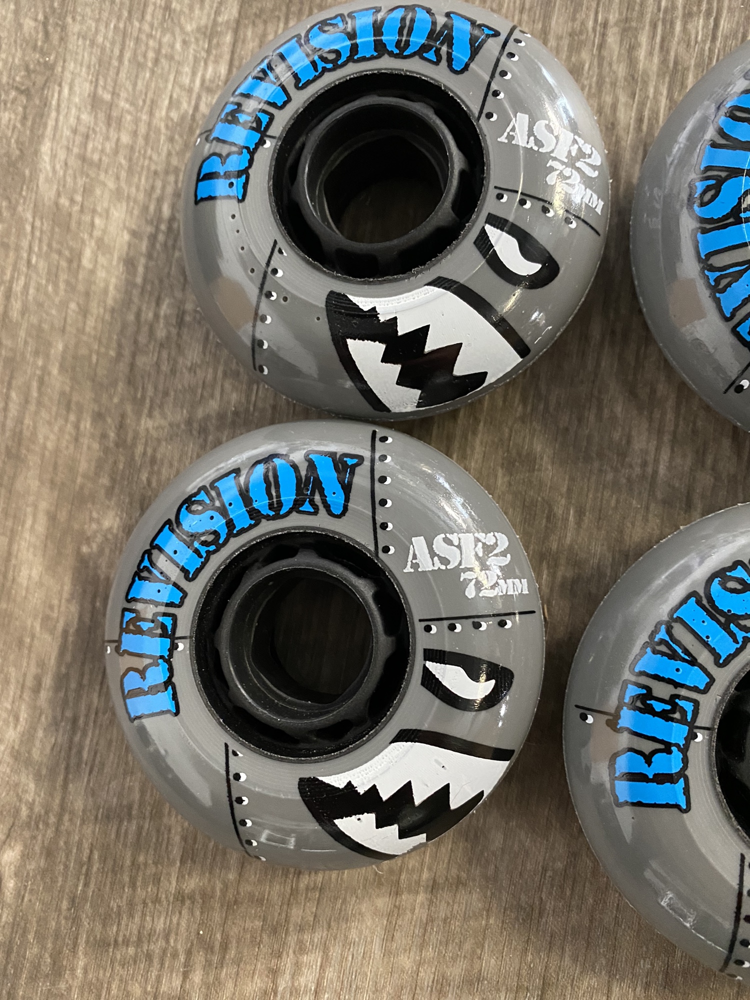 New outdoor roller hockey wheels Revision 72mm (4 Pack) SidelineSwap