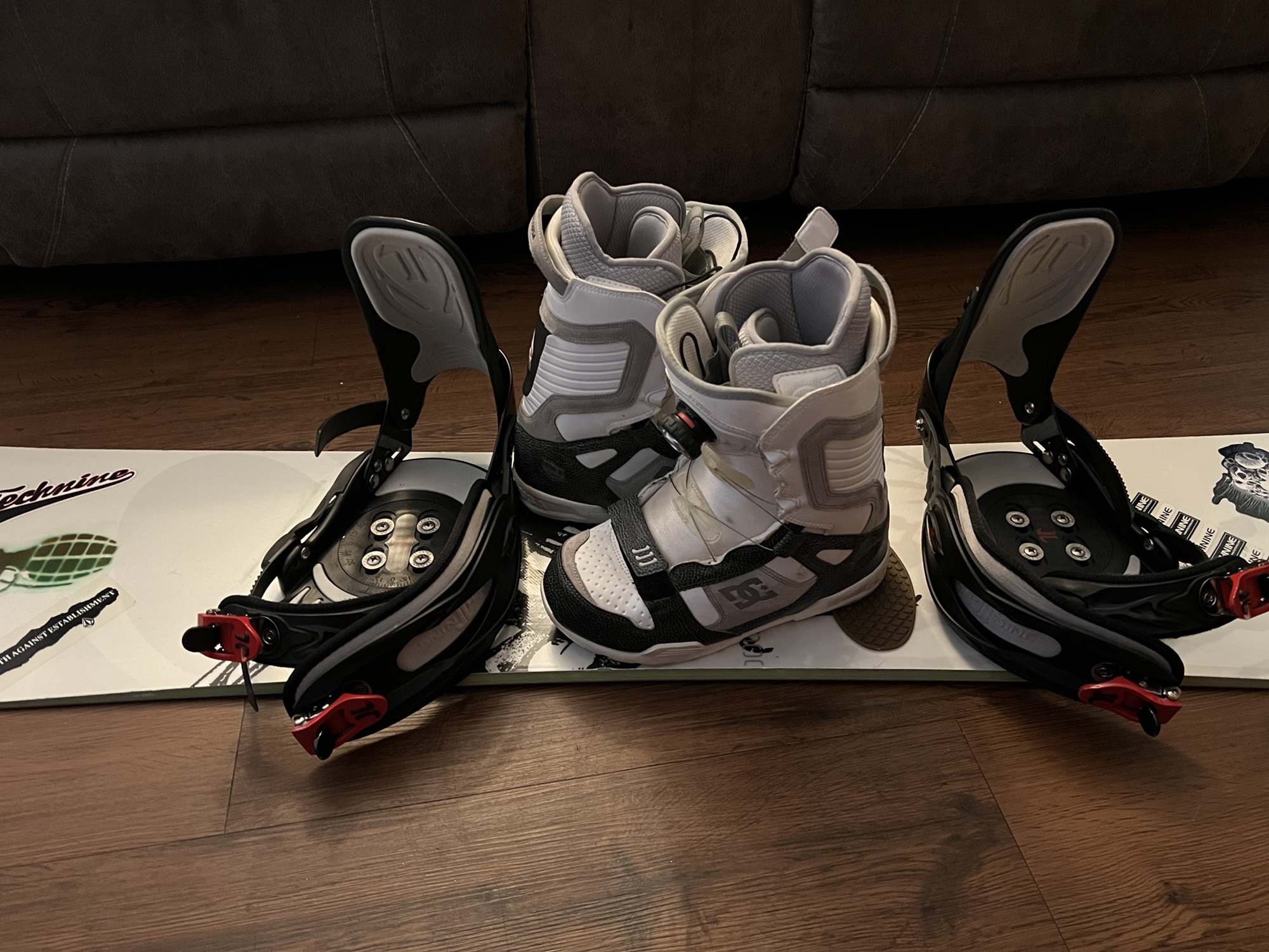 Snowboard Boots & Bindings SidelineSwap