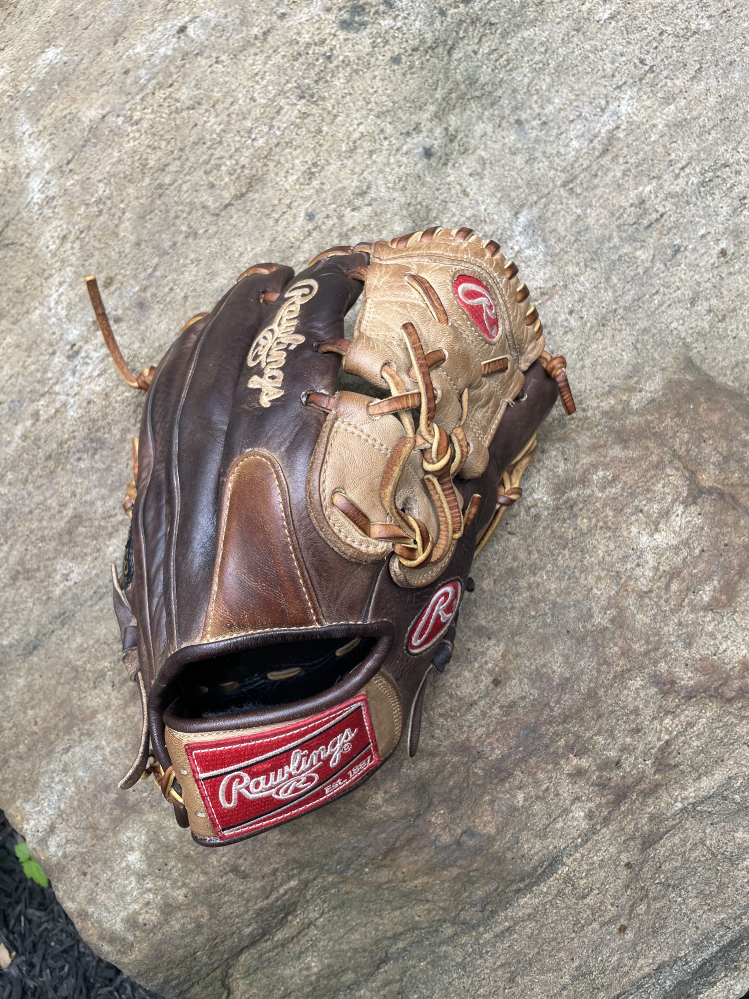 11.75 Inch Rawlings Gold Glove Legend GGL1179 Pitcher/Infield Baseball