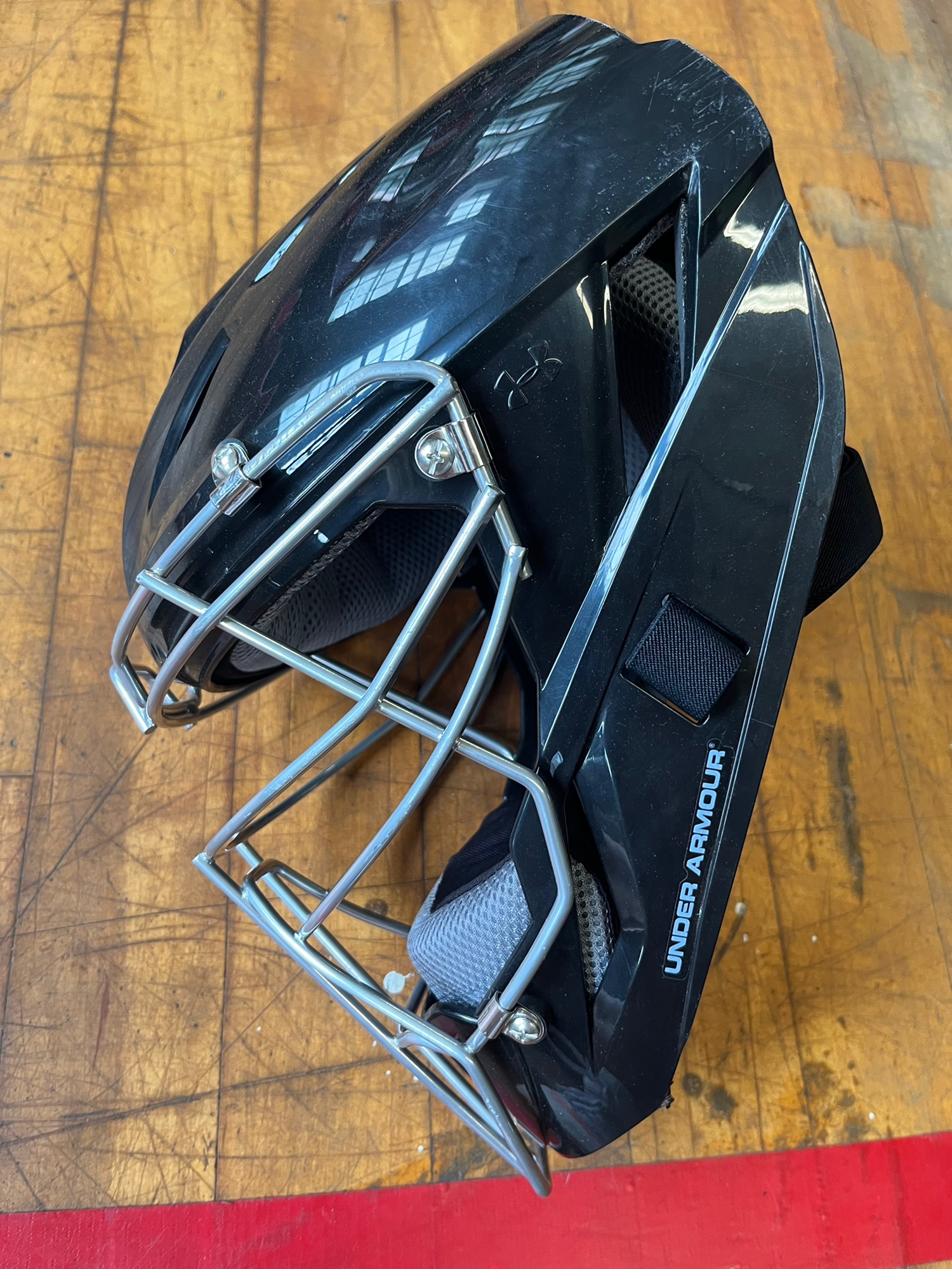 Under Armour Victory Series Catcher's Mask SidelineSwap
