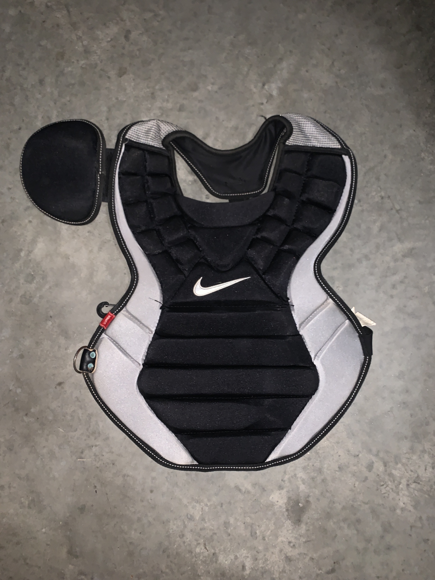 Nike vapor Catcher's Chest Protector SidelineSwap