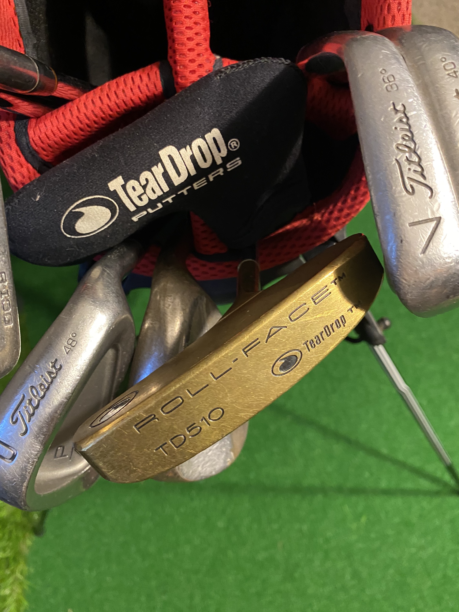 Nike and Titleist complete golf club set with Nike Xtreme stand bag