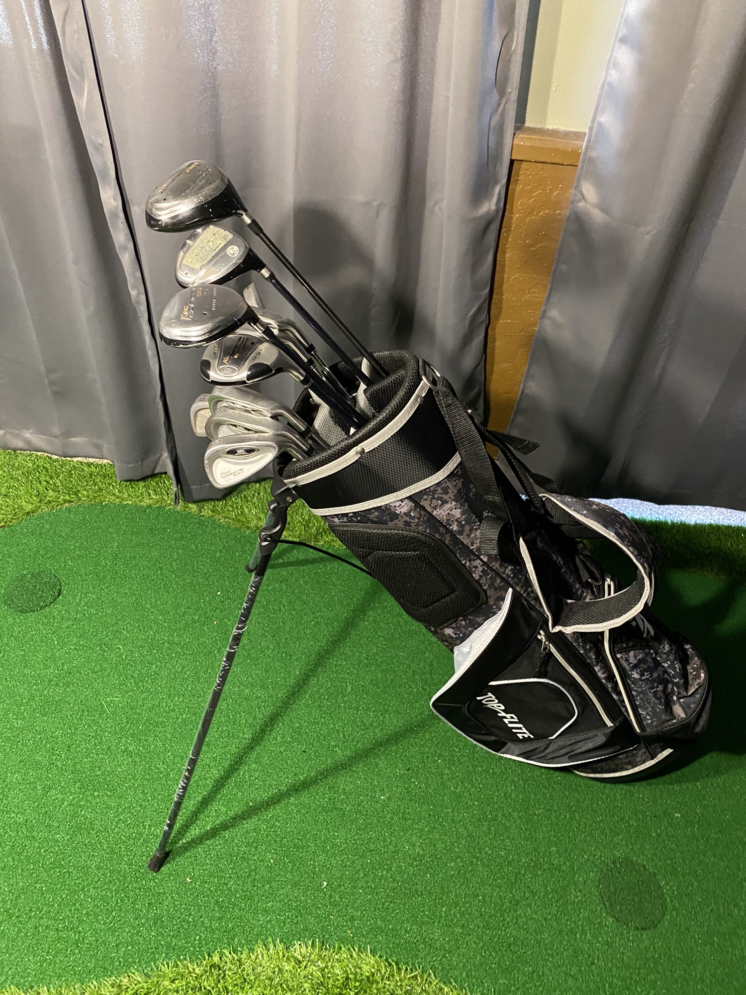 King cobra complete golf club set with camo Topflite stand bag