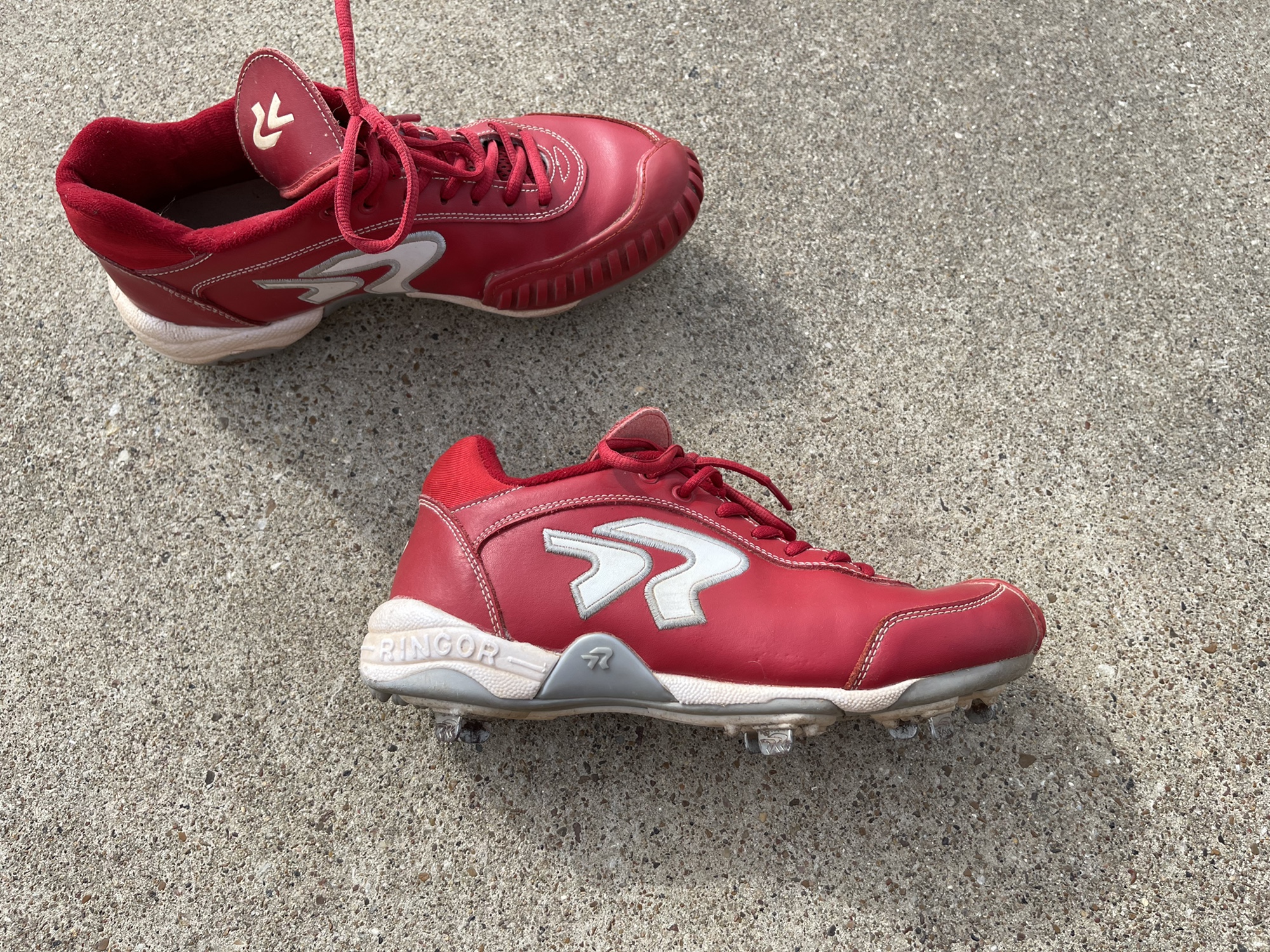 ringor molded softball cleats