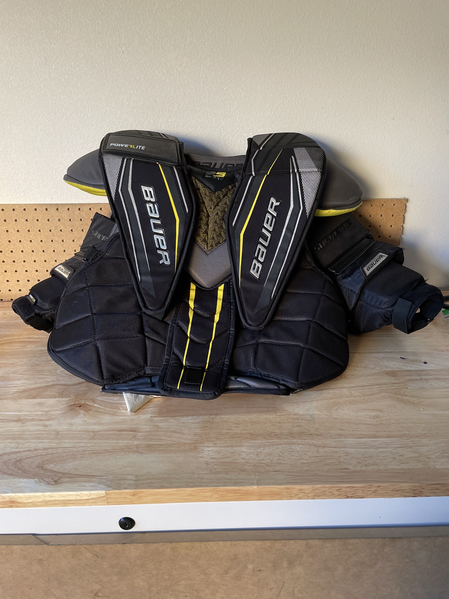 Used Medium Bauer Supreme 2S Pro Goalie Chest Protector SidelineSwap