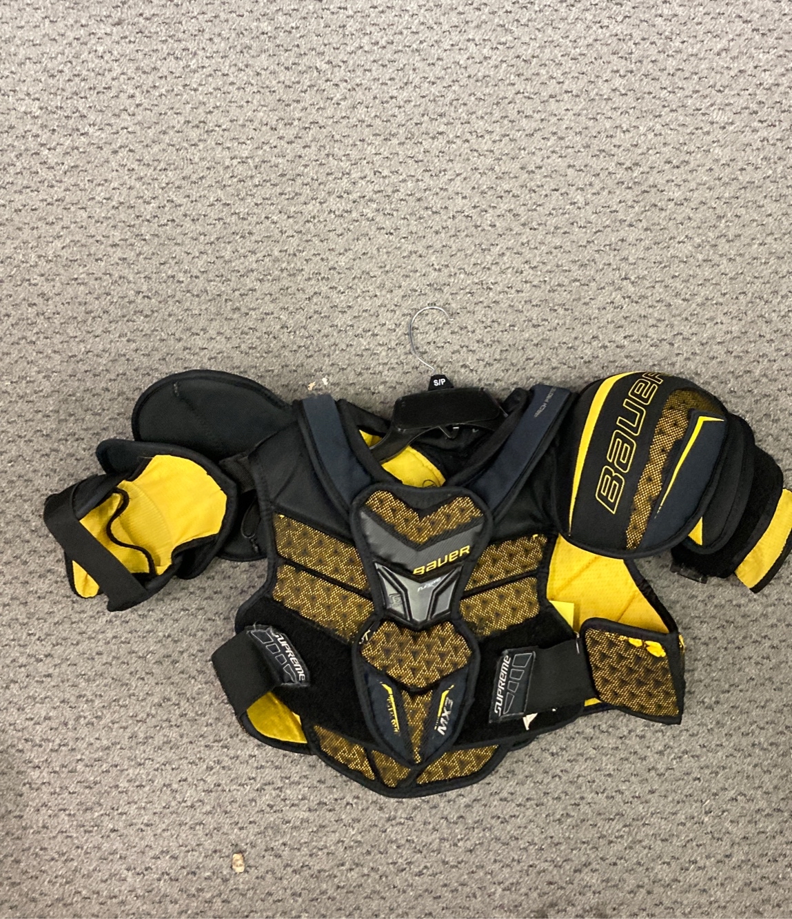 Bauer Supreme Total One MX3 Shoulder Junior Large SidelineSwap