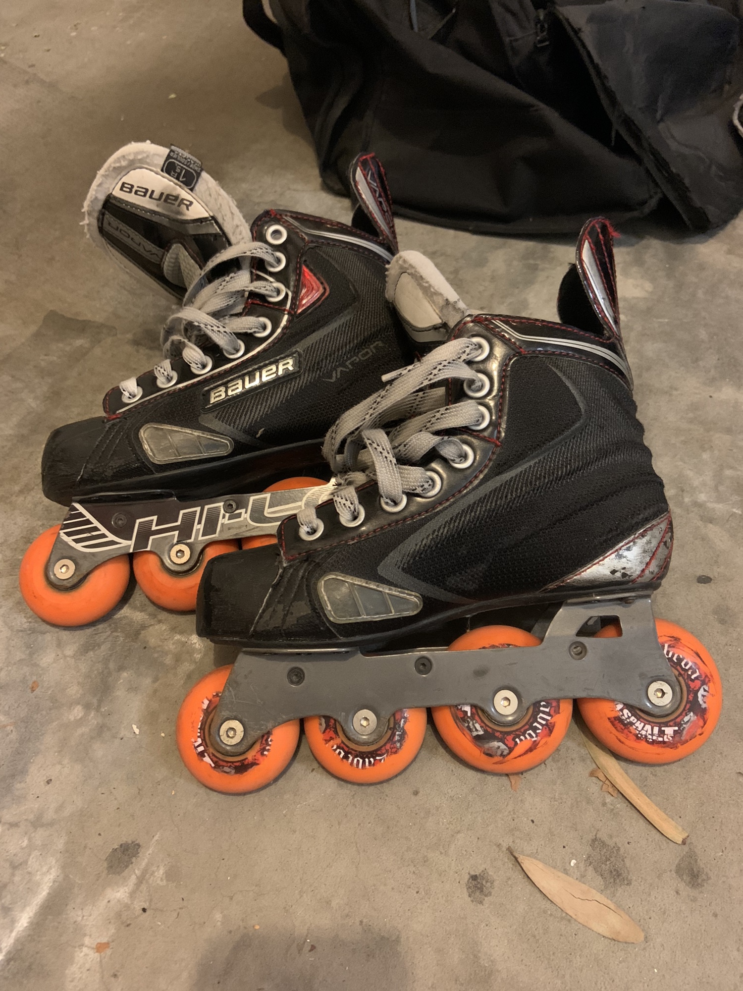 Used Bauer Regular Width Size 1.5 Vapor x50R Hockey Skates SidelineSwap