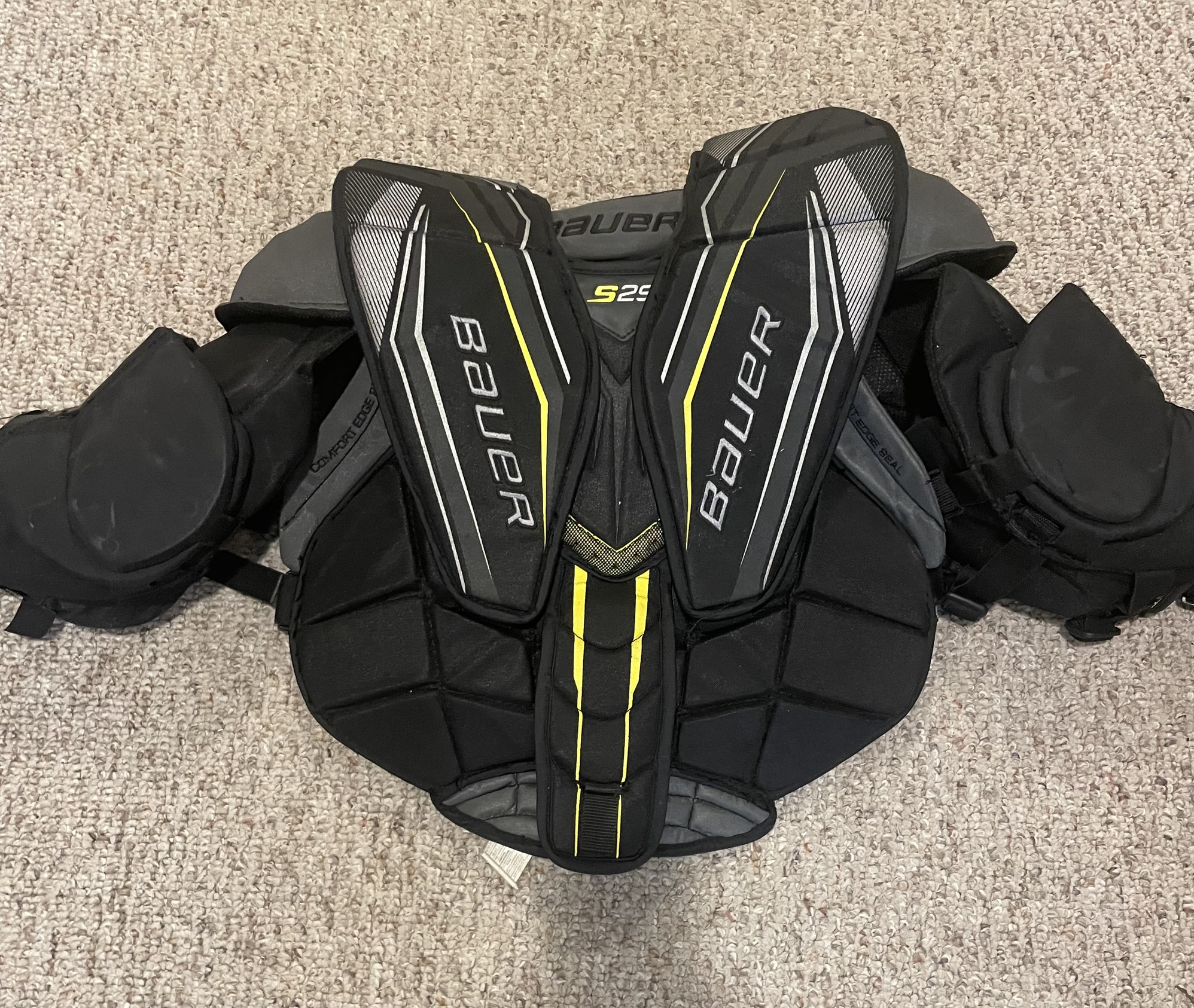 Used Large Bauer S29 Goalie Chest Protector SidelineSwap