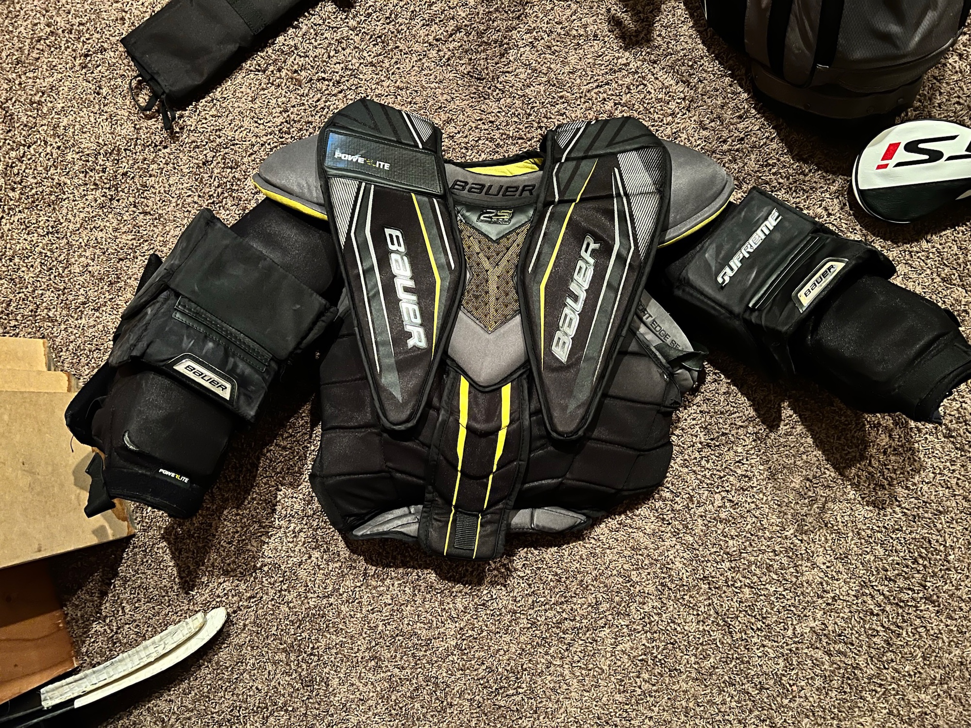 Used Medium Bauer Supreme 2S Pro Goalie Chest Protector SidelineSwap