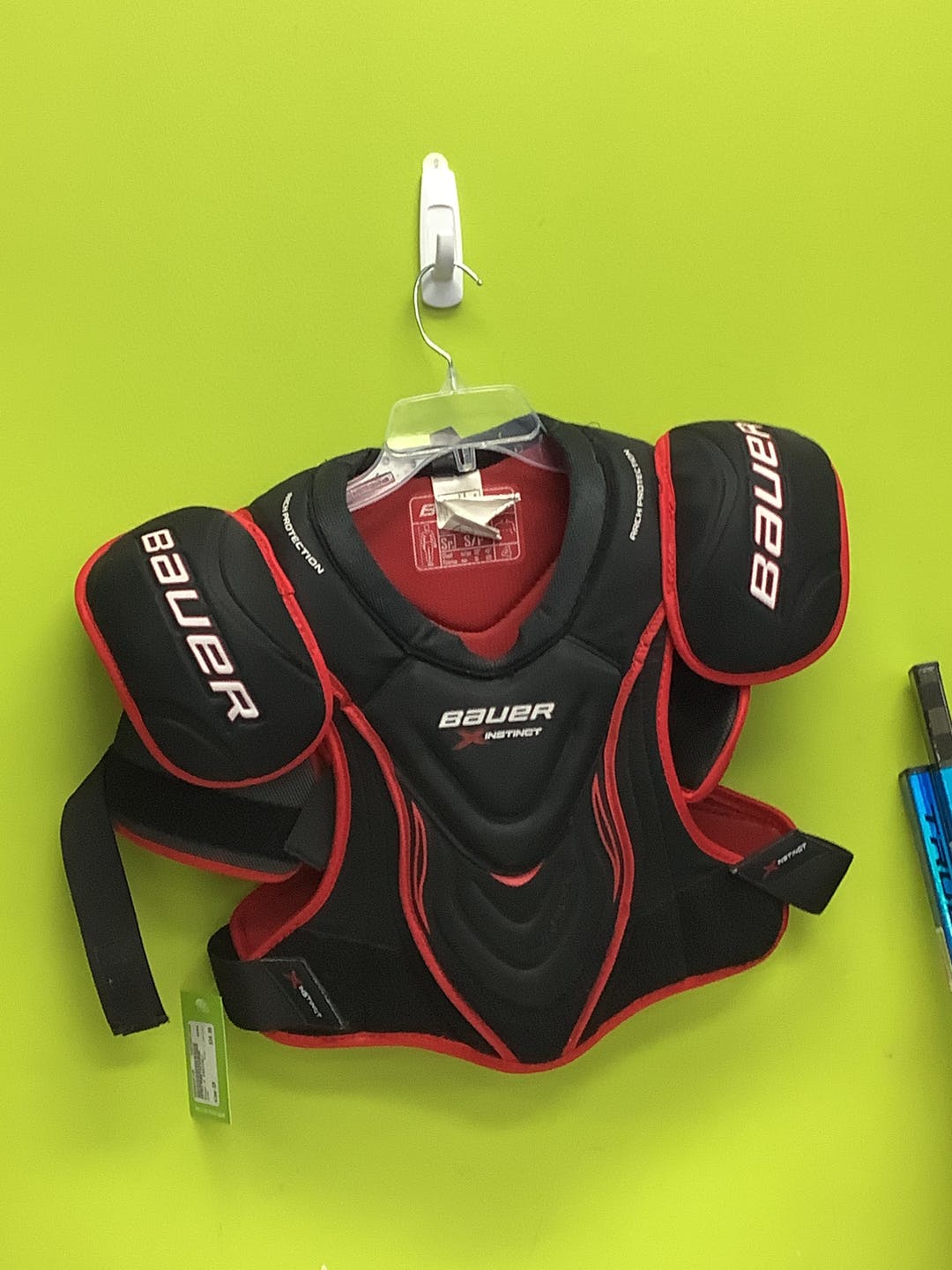 Used Bauer X Instinct Sm Hockey Shoulder Pads SidelineSwap