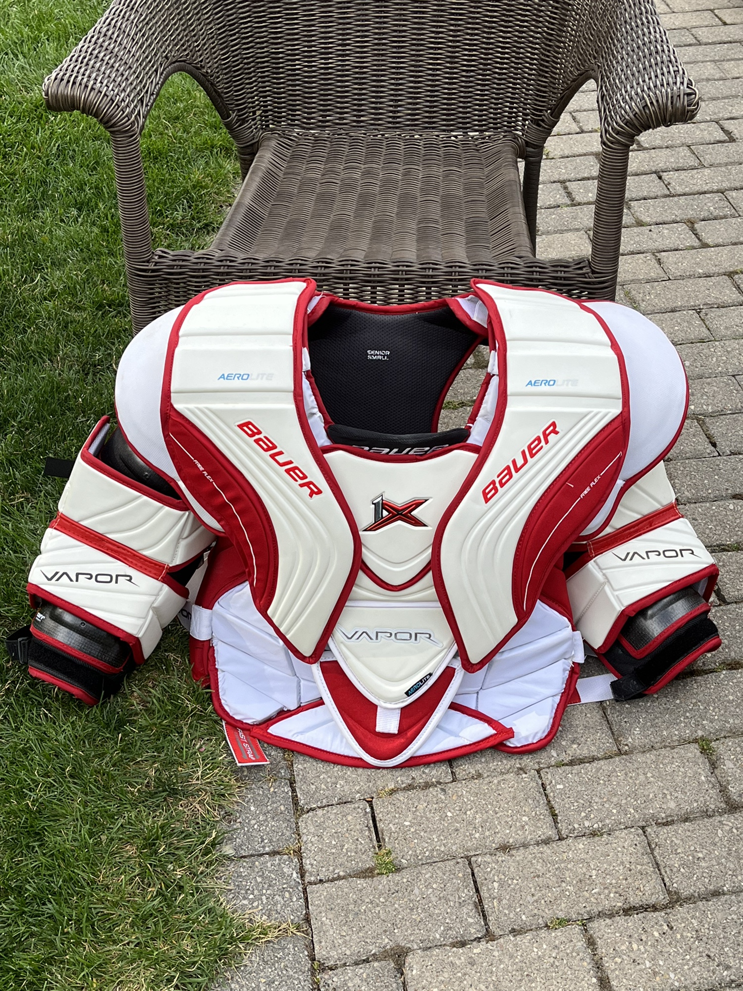 Bauer Vapor 1X Goalie Chest Protector Senior Small SidelineSwap