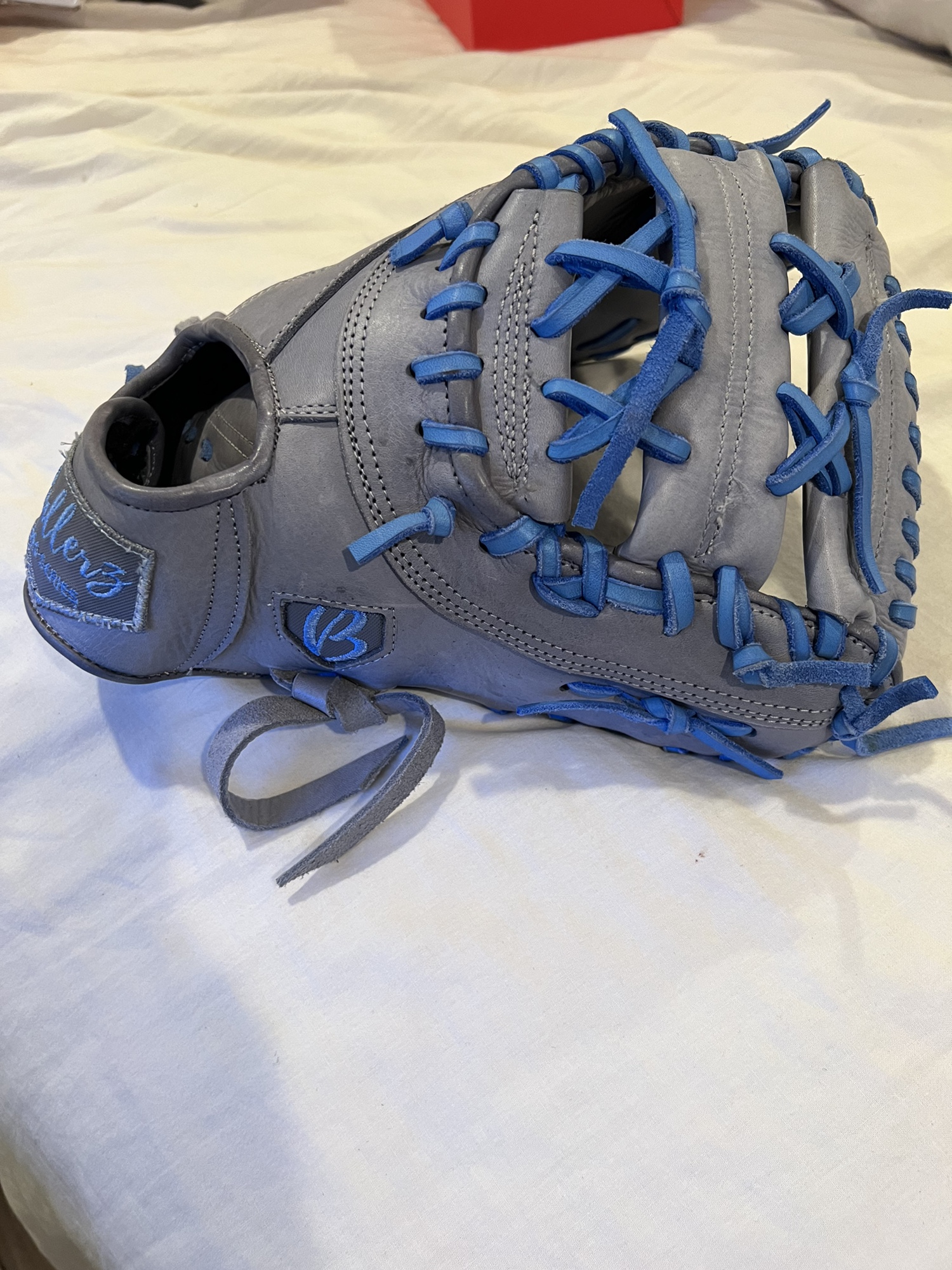 Brand new first baseman’s glove SidelineSwap
