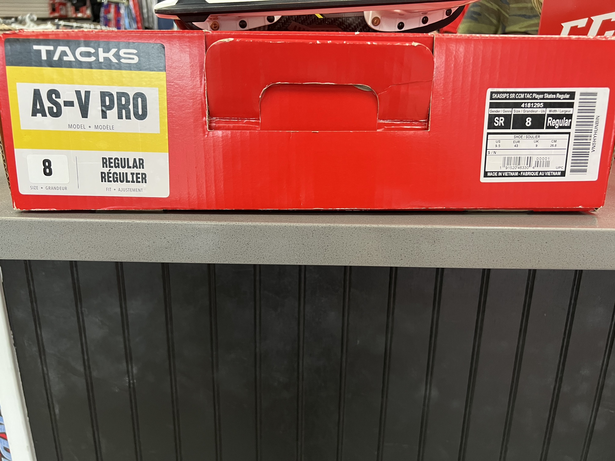 New CCM Tacks ASV Pro Hockey Skates Size 8 SidelineSwap