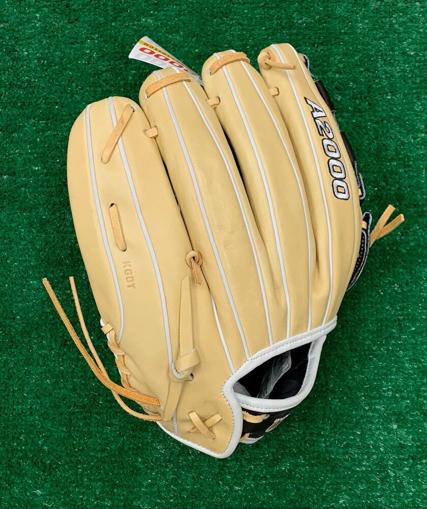 Wilson A2000 P12 12" Fastpitch Softball Pitchers Infield Glove