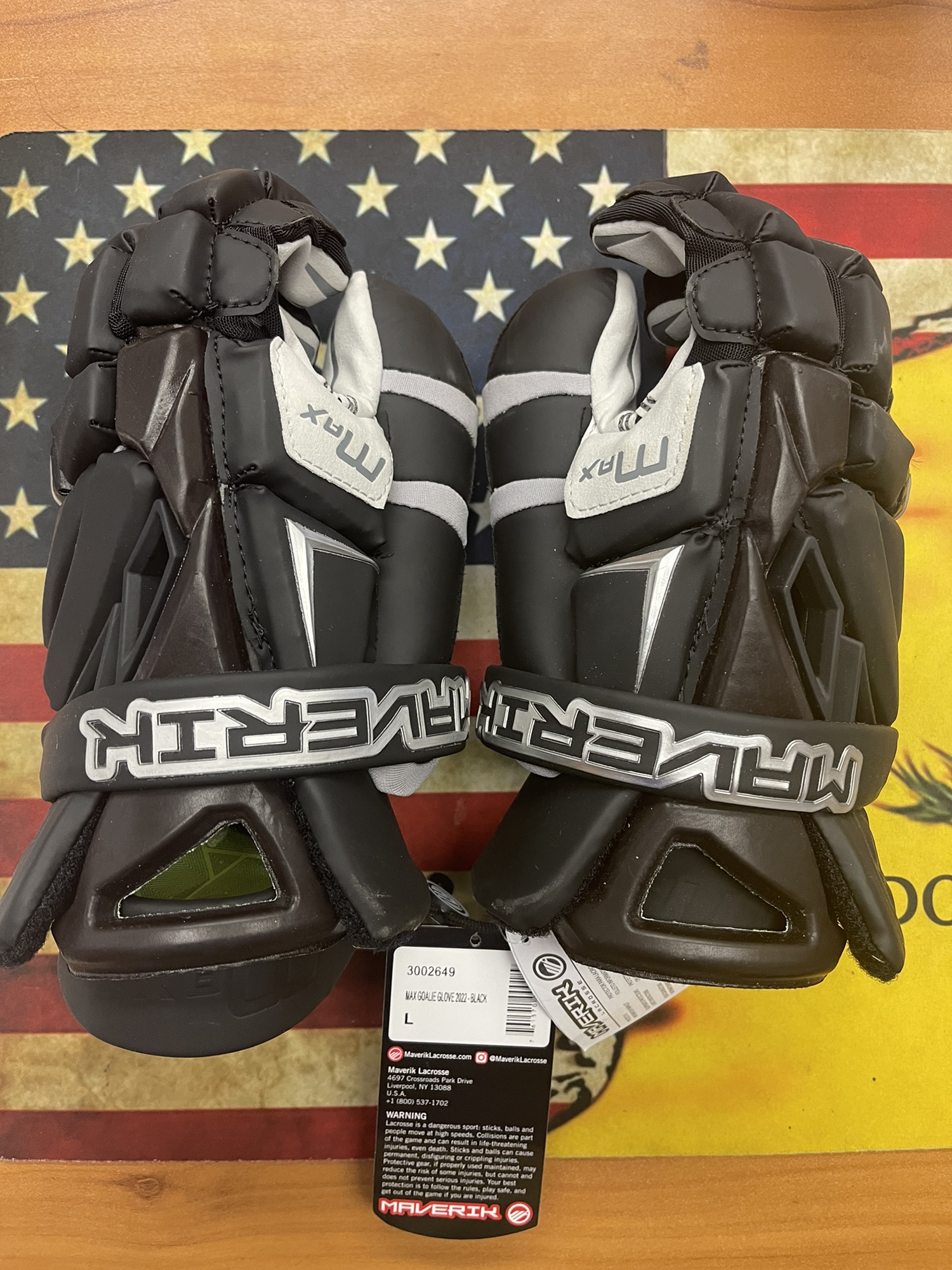 BRAND NEW Black Maverik Max Goalie Gloves Size Large SidelineSwap
