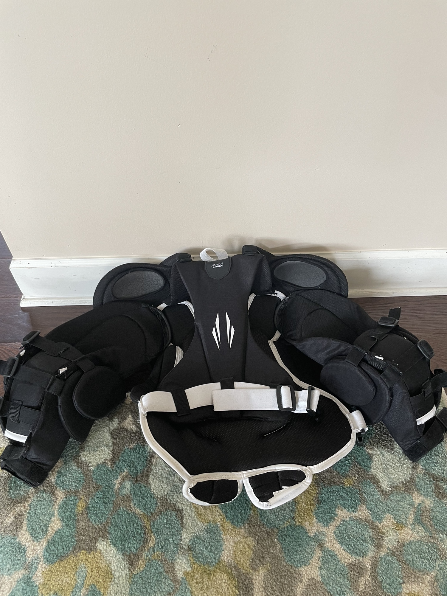 Used Junior Large Bauer Supreme S170 Goalie Chest Protector SidelineSwap