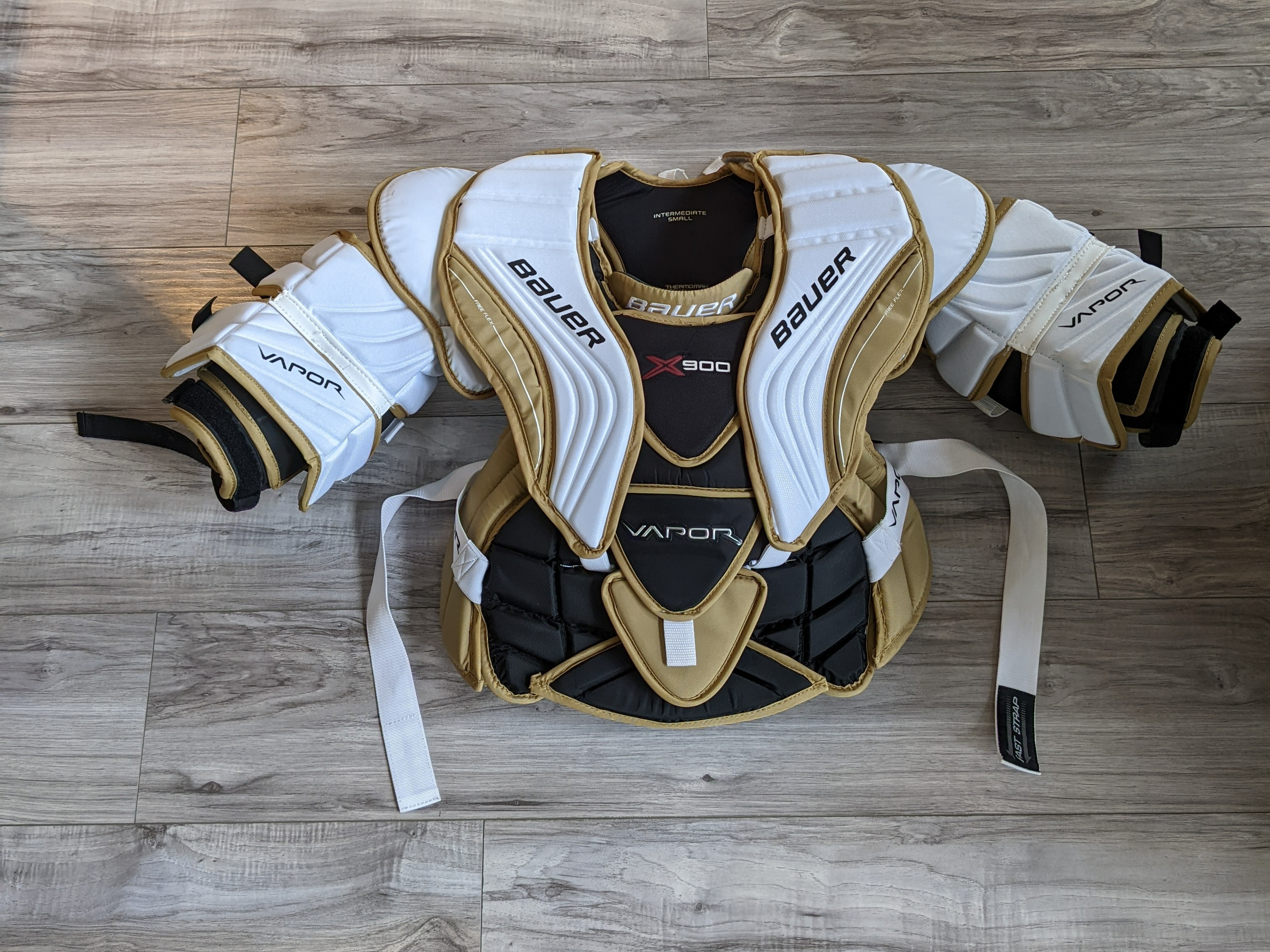 Intermediate Small Bauer Vapor X900 Shoulder Pads/Chest Protector