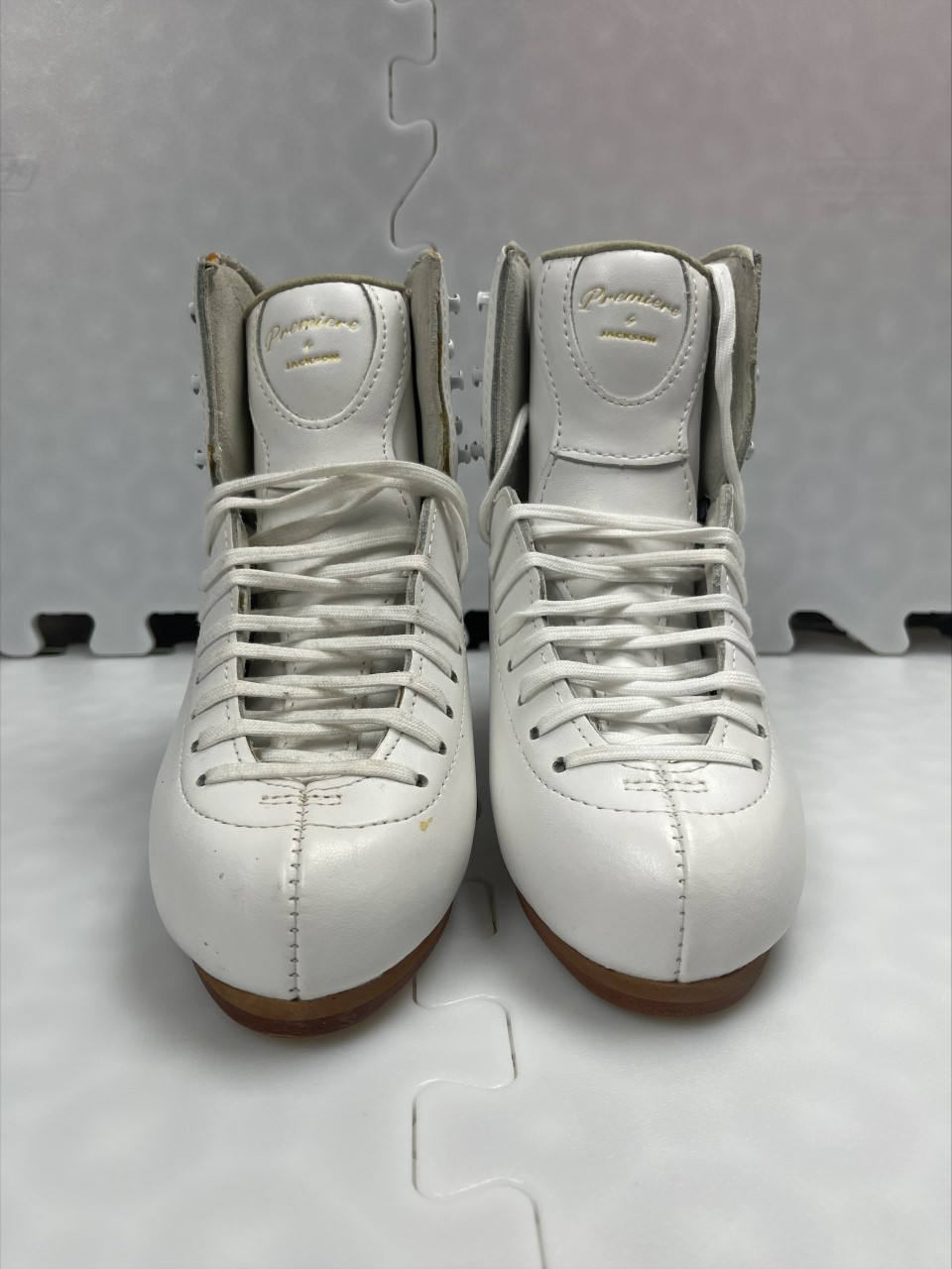 New Jackson Premier DJ2800 Figure Skates Size 4.5W SidelineSwap