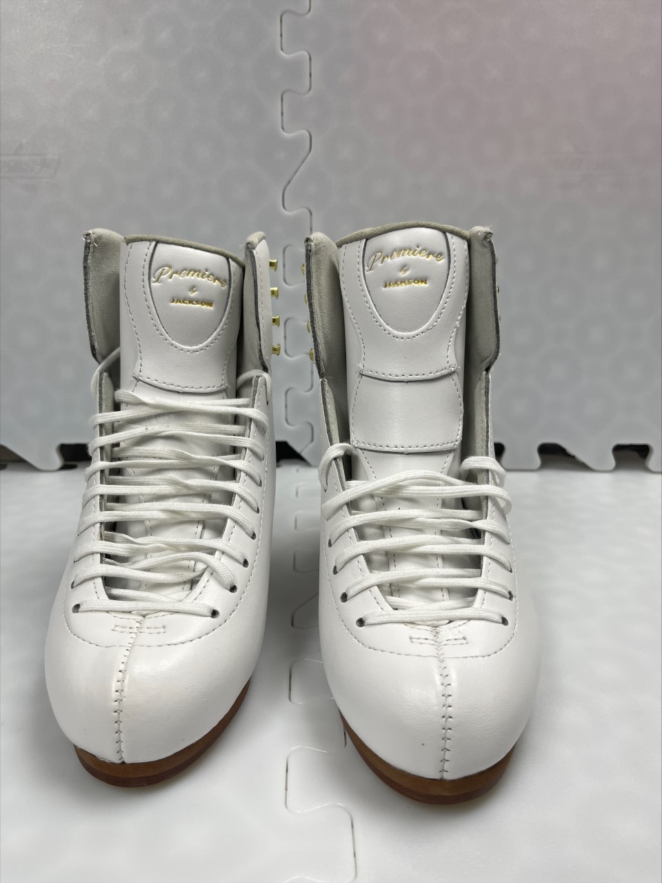 New Jackson Premier DJ2500 Figure Skates Size 5 C SidelineSwap