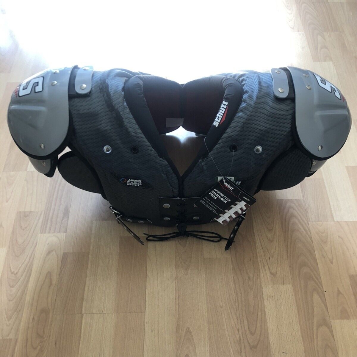New Youth Extra Large Schutt Y Flex 2.0 Shoulder Pads SidelineSwap