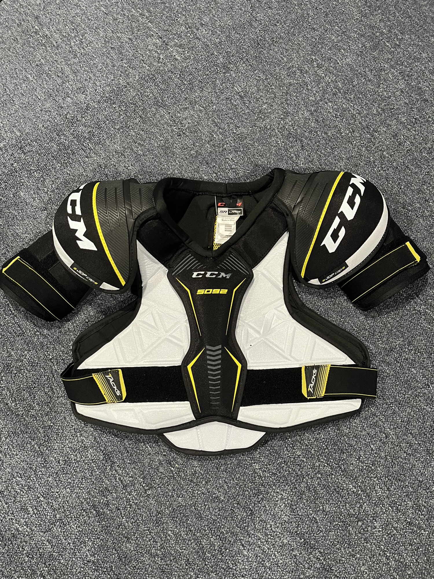 Senior Large CCM Tacks 5092 Shoulder Pads SidelineSwap