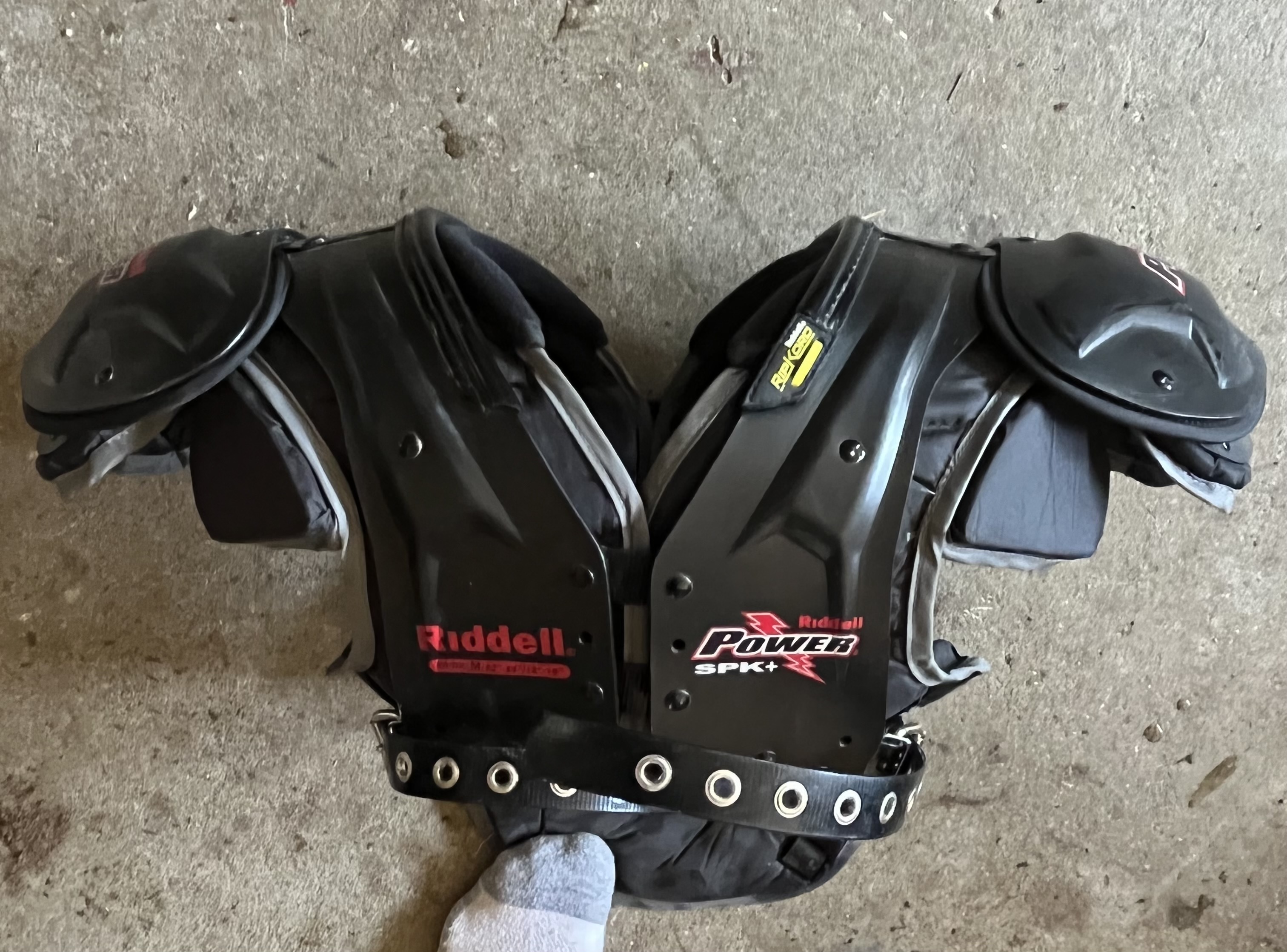Riddell Power SPK+ Football Shoulder Pads Size M RB/DB SidelineSwap