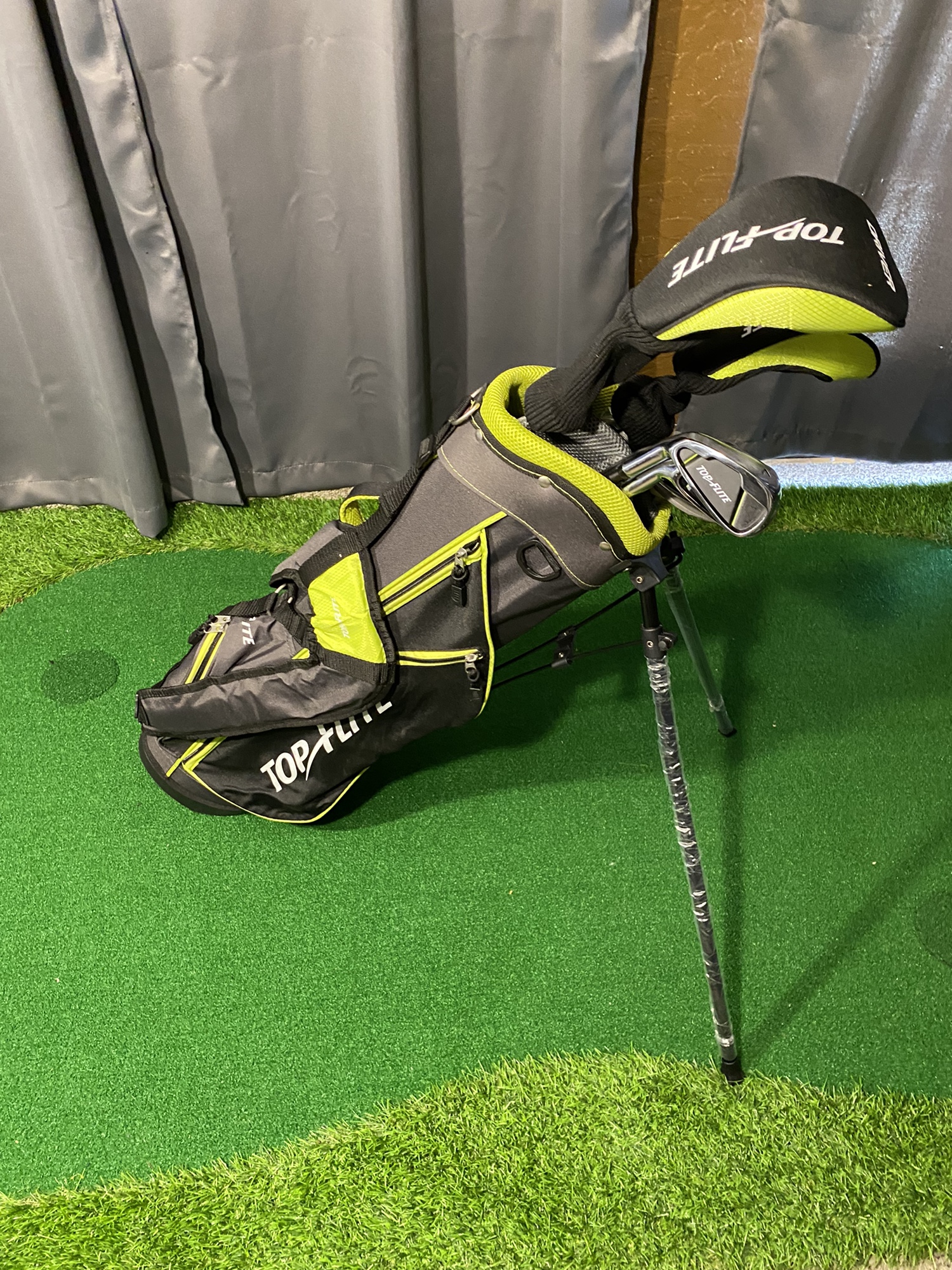 Left handed junior golf club set ages 912 SidelineSwap Left handed junior golf club set ages 912 SidelineSwap