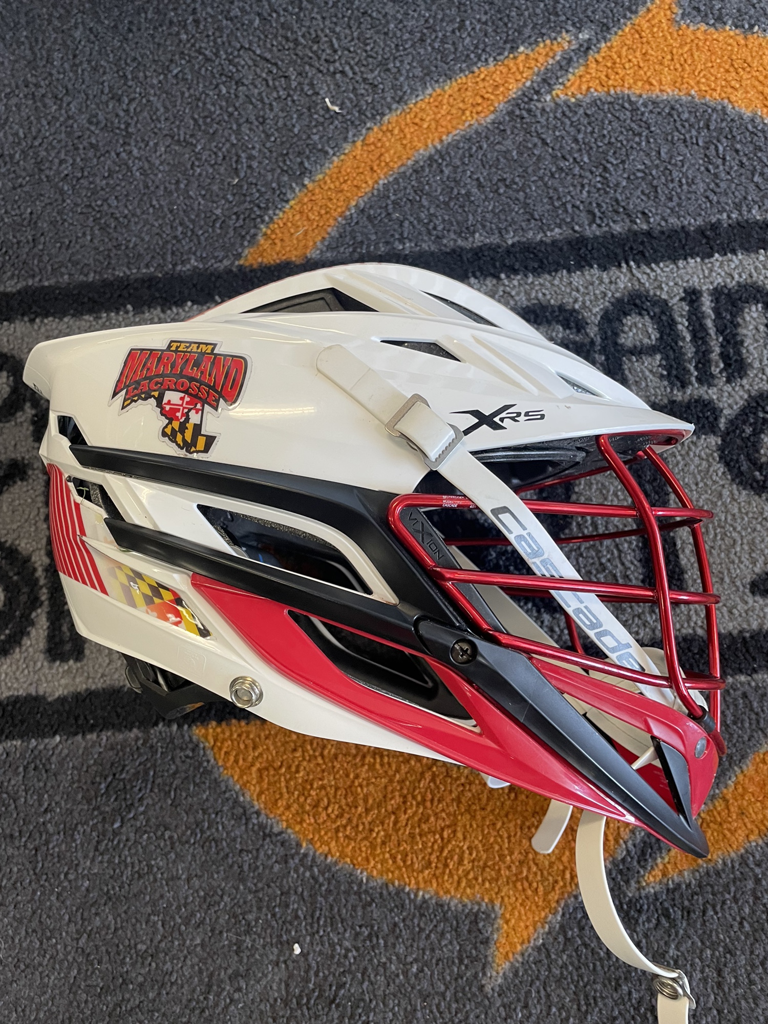 Cascade XRS Used White Helmet SidelineSwap