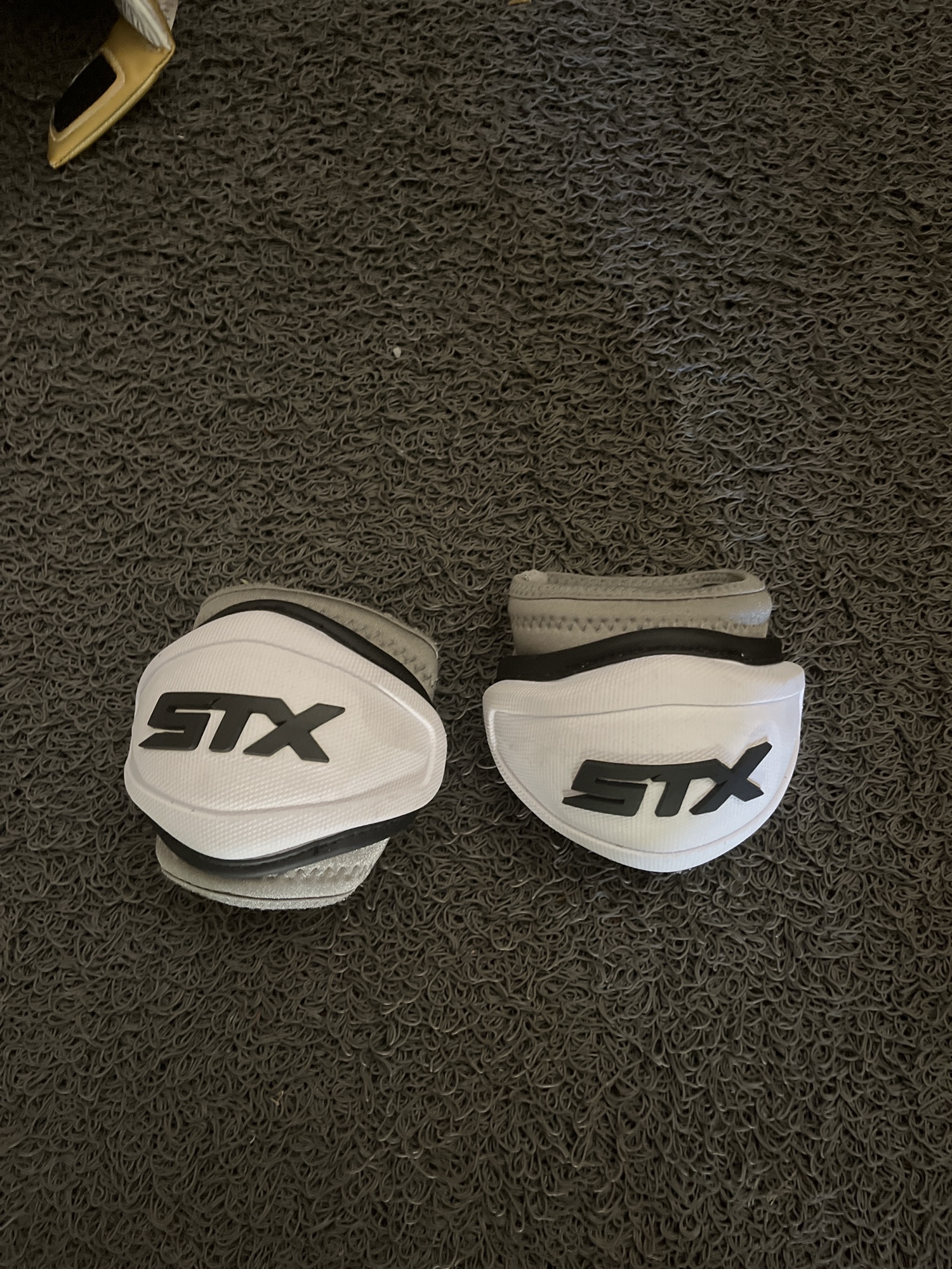 stx elbow cups size medium SidelineSwap
