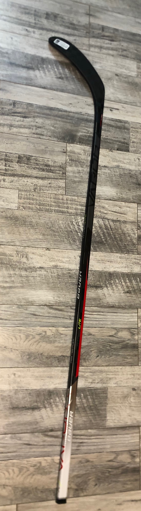 New! 55 Flex RH P28 Vapor Hyperlite Hockey Stick SidelineSwap