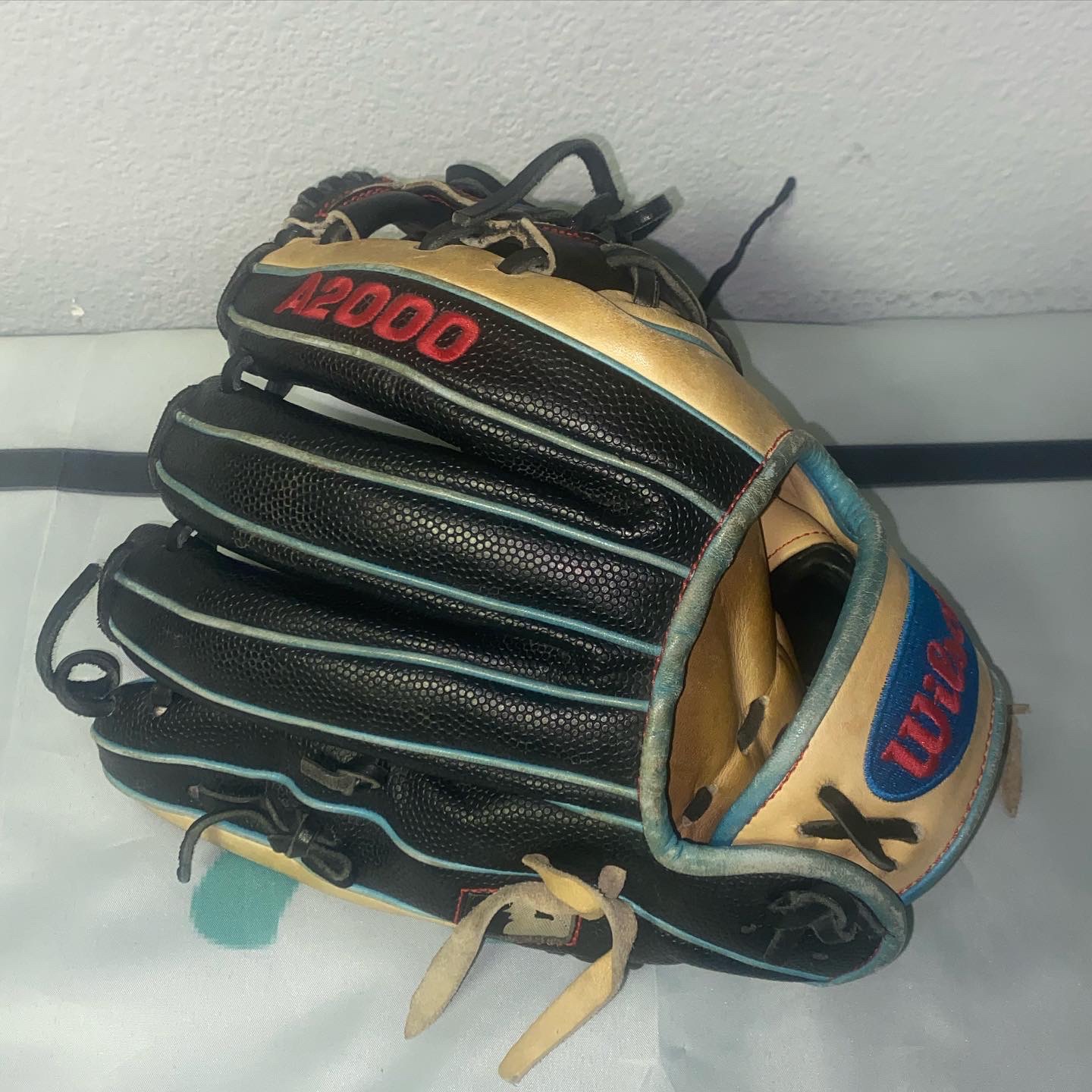 Used Infield 11.5" A2000 Baseball Glove DP15 Tropical SidelineSwap