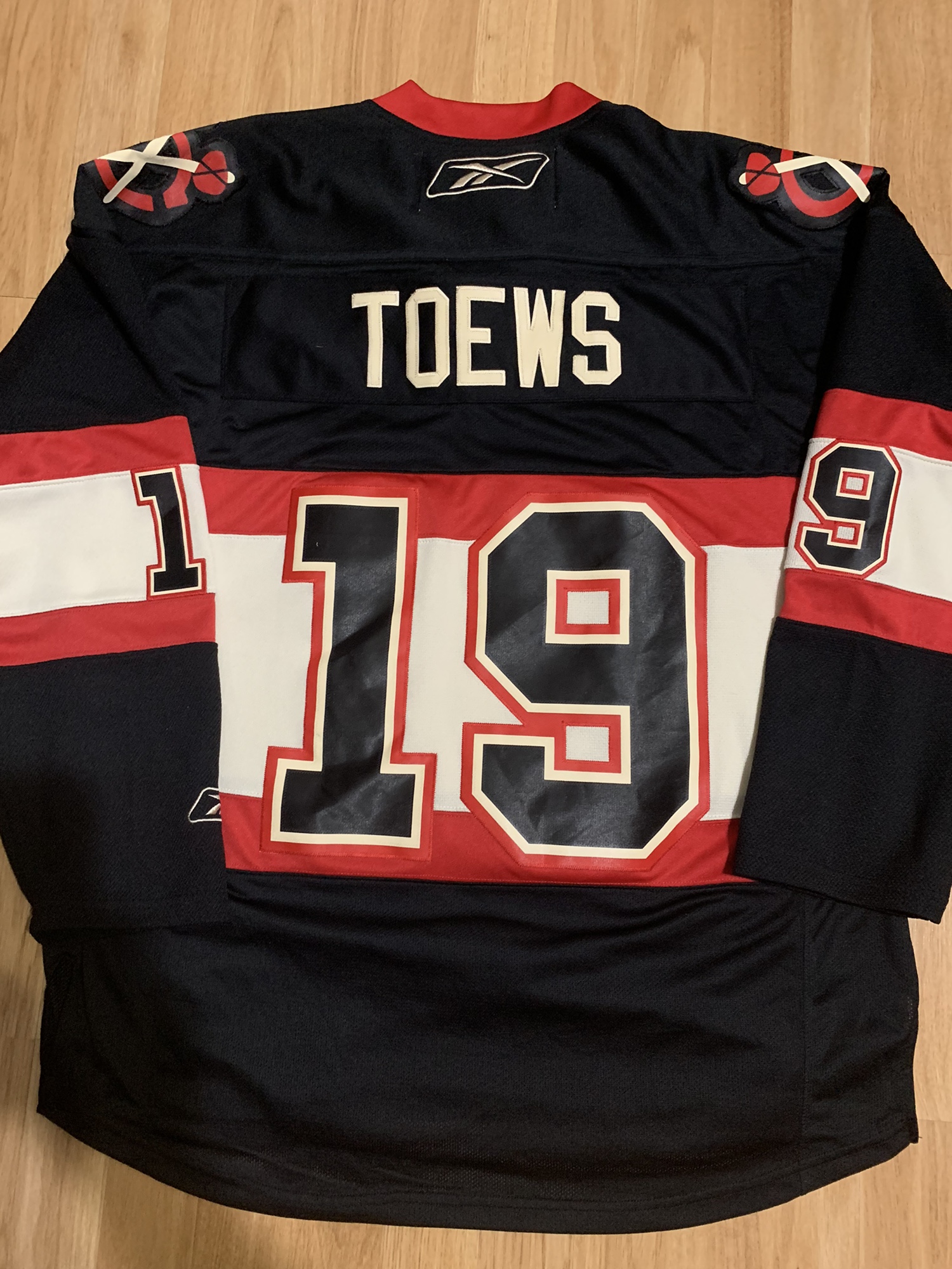 Reebok Jonathan Toews Chicago Blackhawks 2009 Winter Classic NHL Jersey